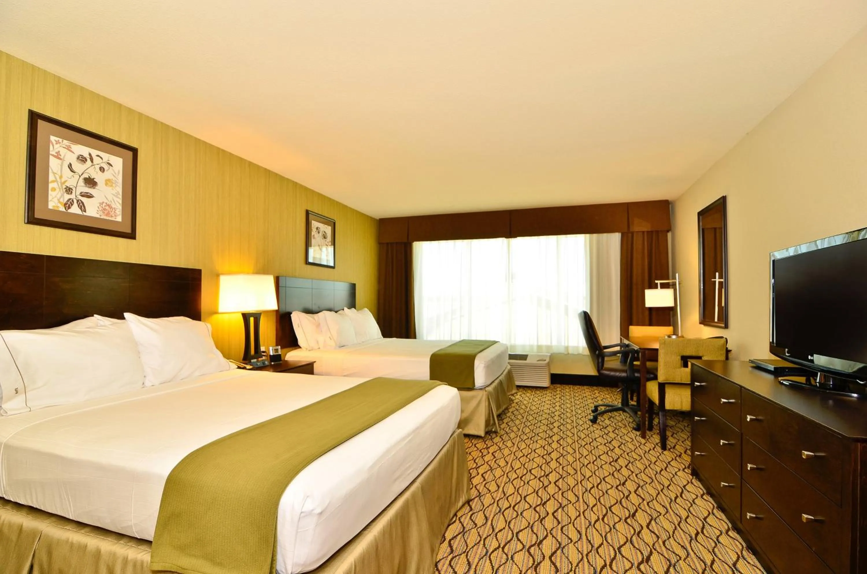 Photo of the whole room, Bed in Holiday Inn Express & Suites - Williston by IHG
