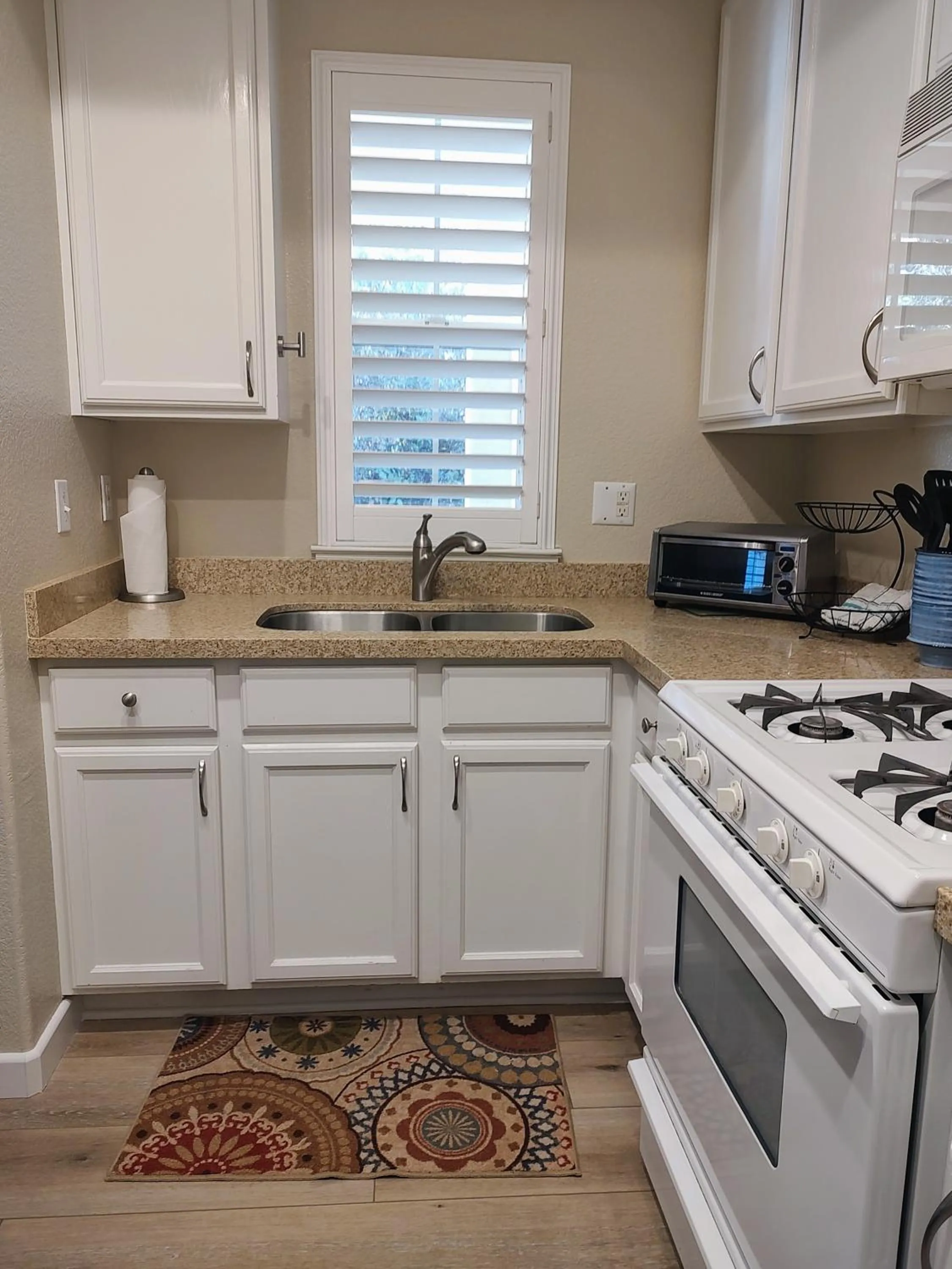 Kitchen or kitchenette in Pacific Plaza Resort