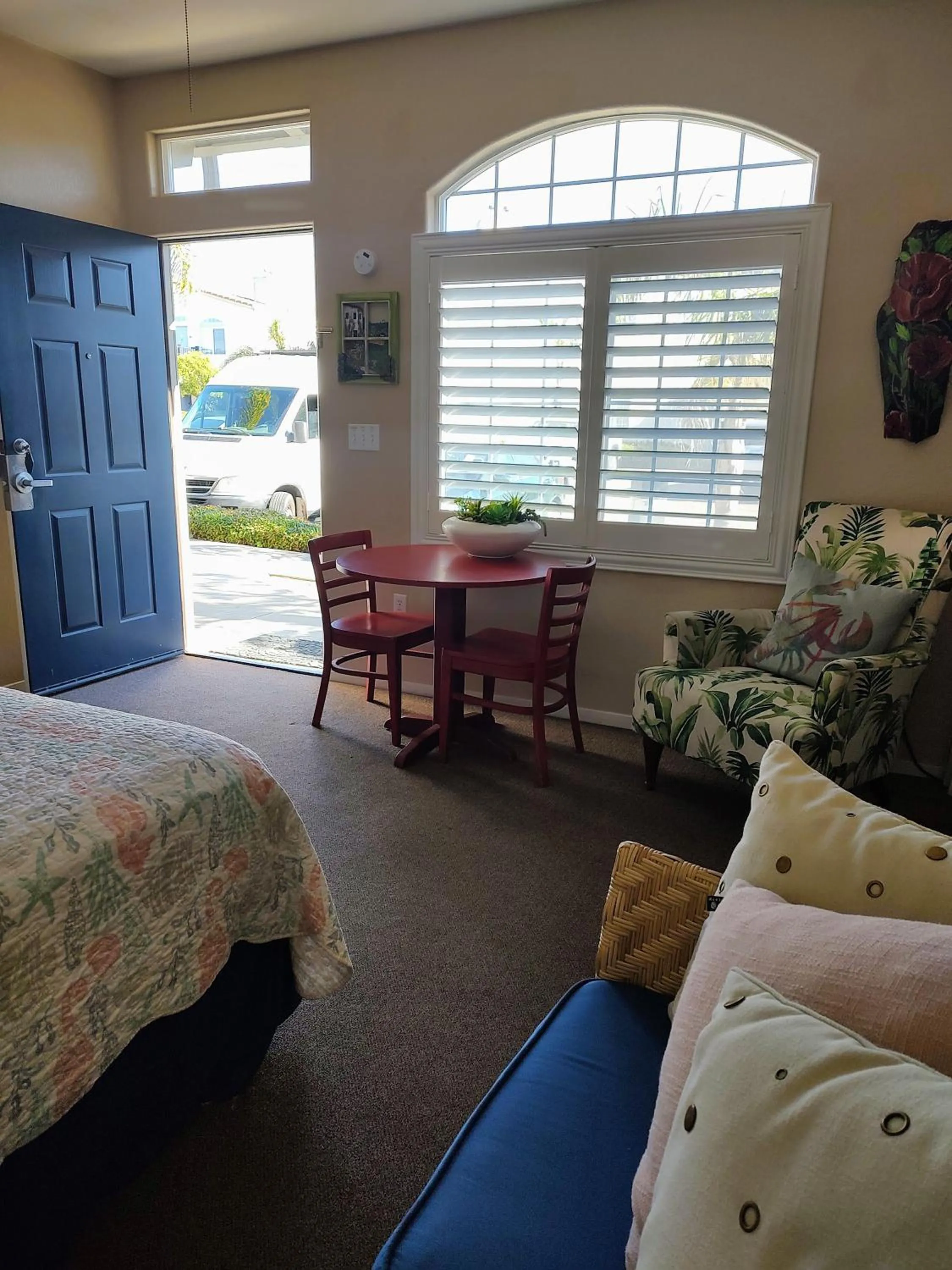 Seating area in Pacific Plaza Resort