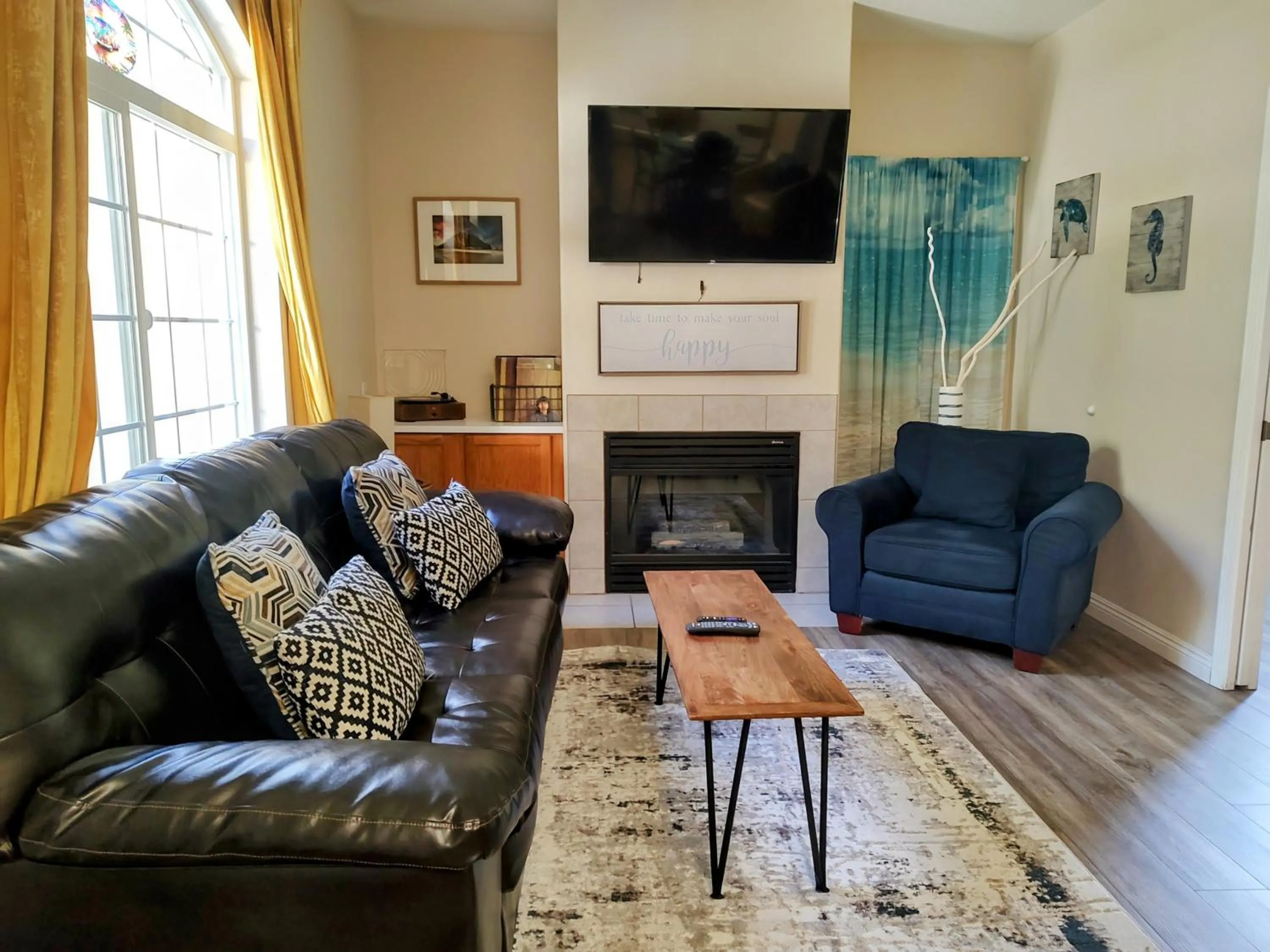 Living room in Pacific Plaza Resort