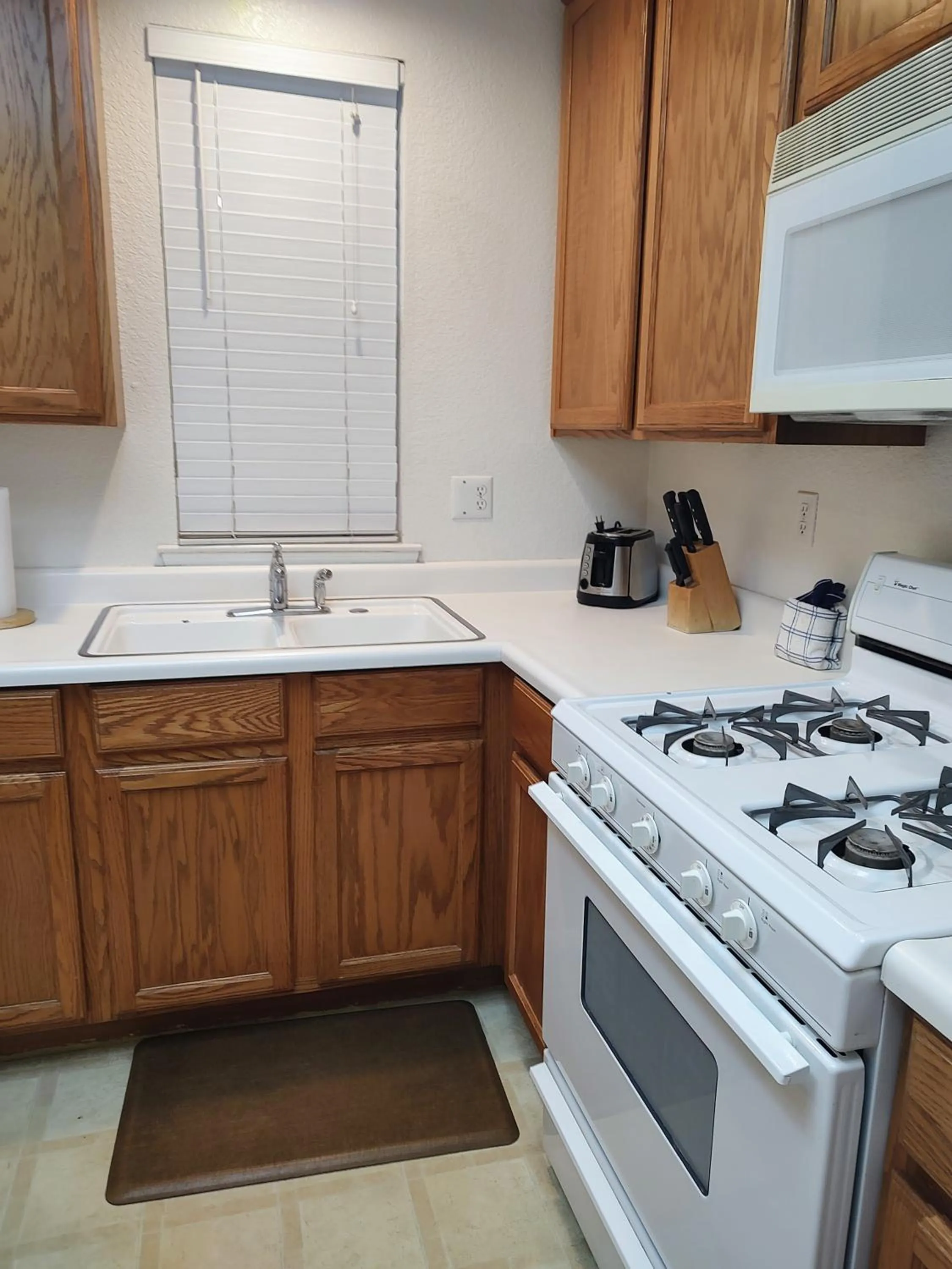 Kitchen or kitchenette in Pacific Plaza Resort