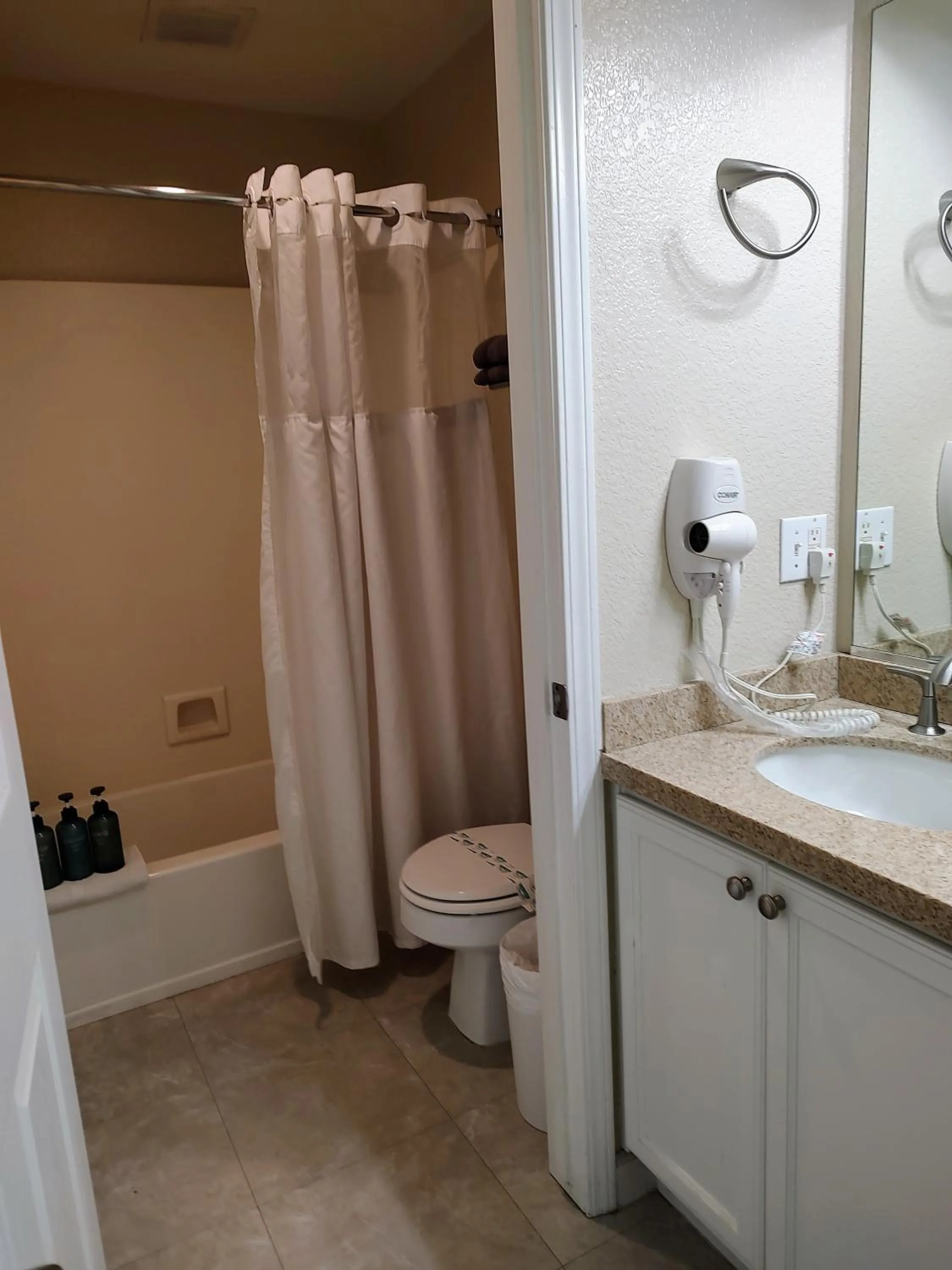 Shower in Pacific Plaza Resort