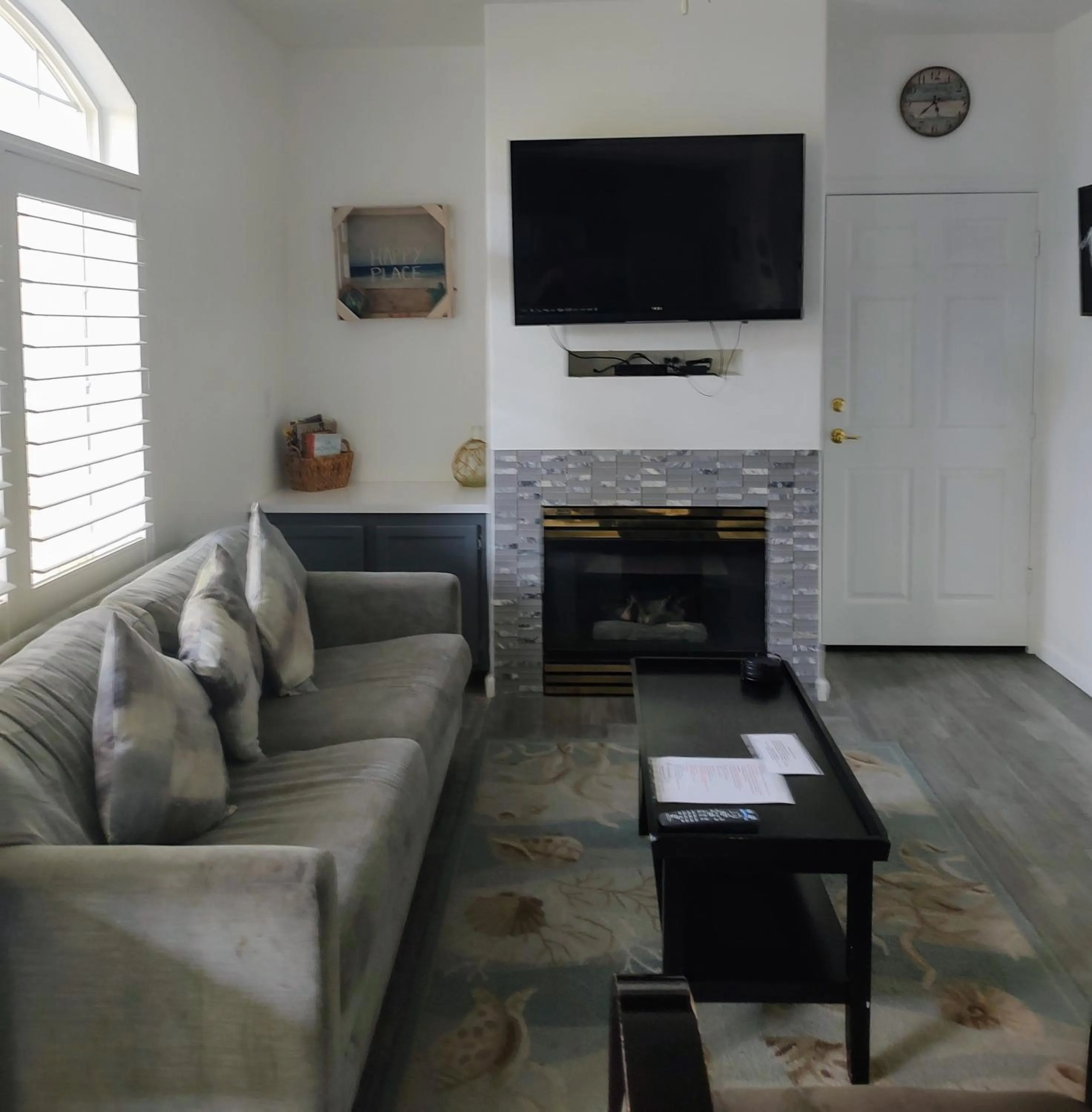 Living room in Pacific Plaza Resort