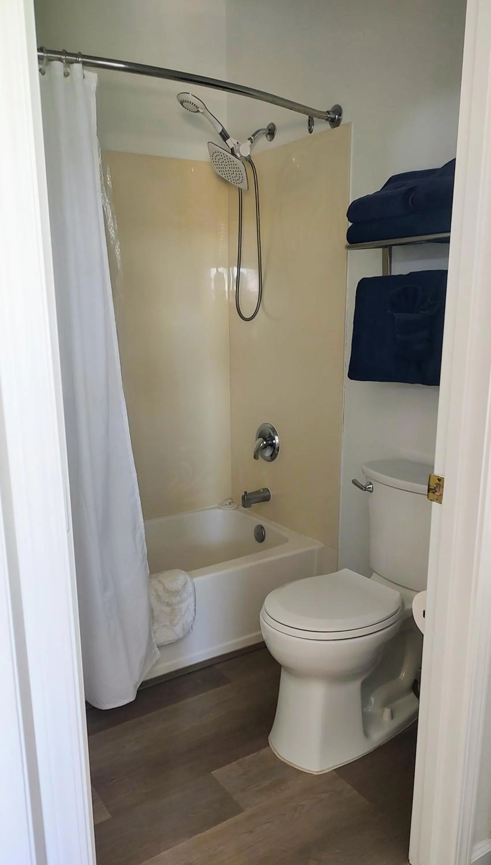 Shower in Pacific Plaza Resort