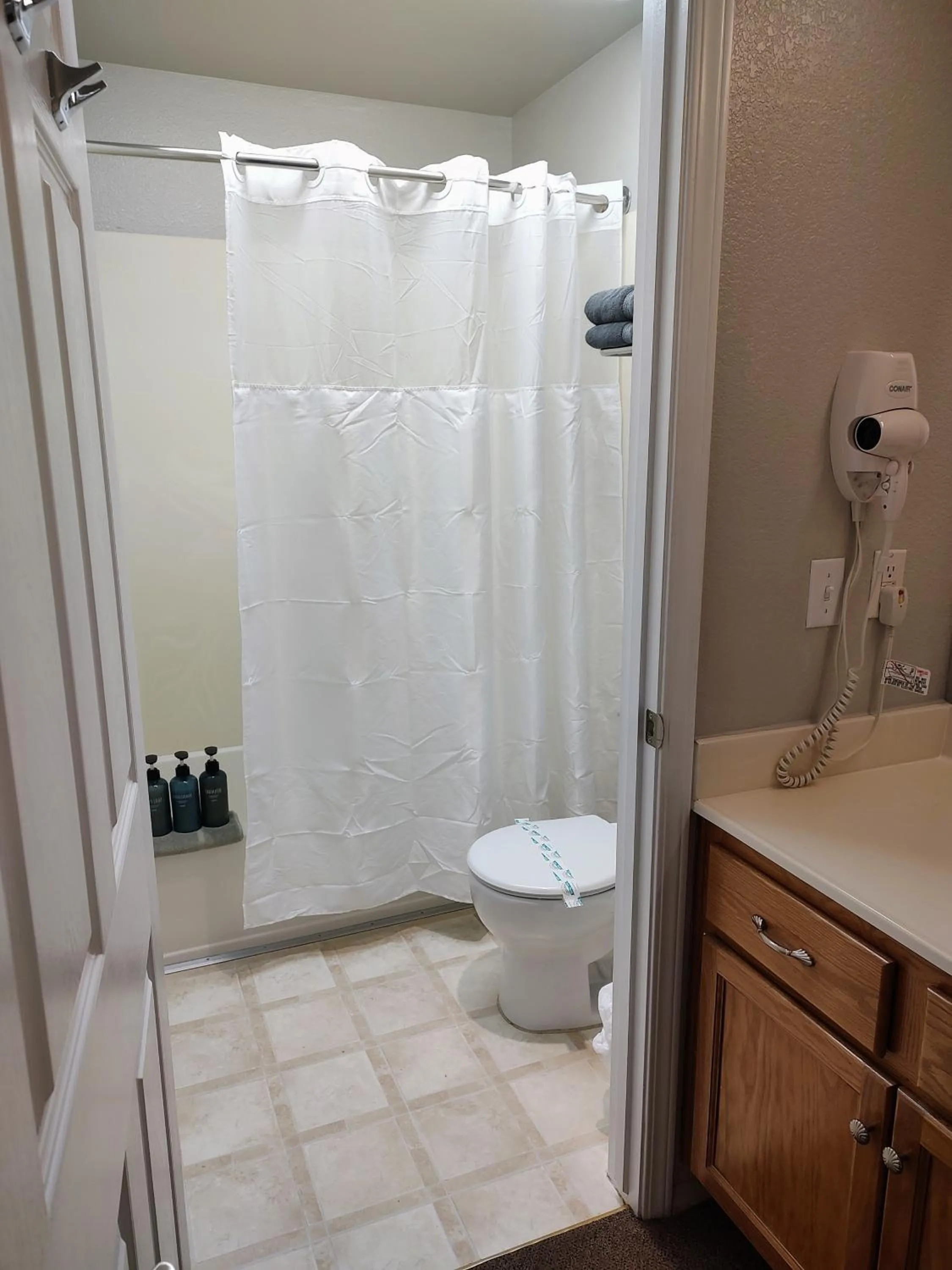 Shower in Pacific Plaza Resort