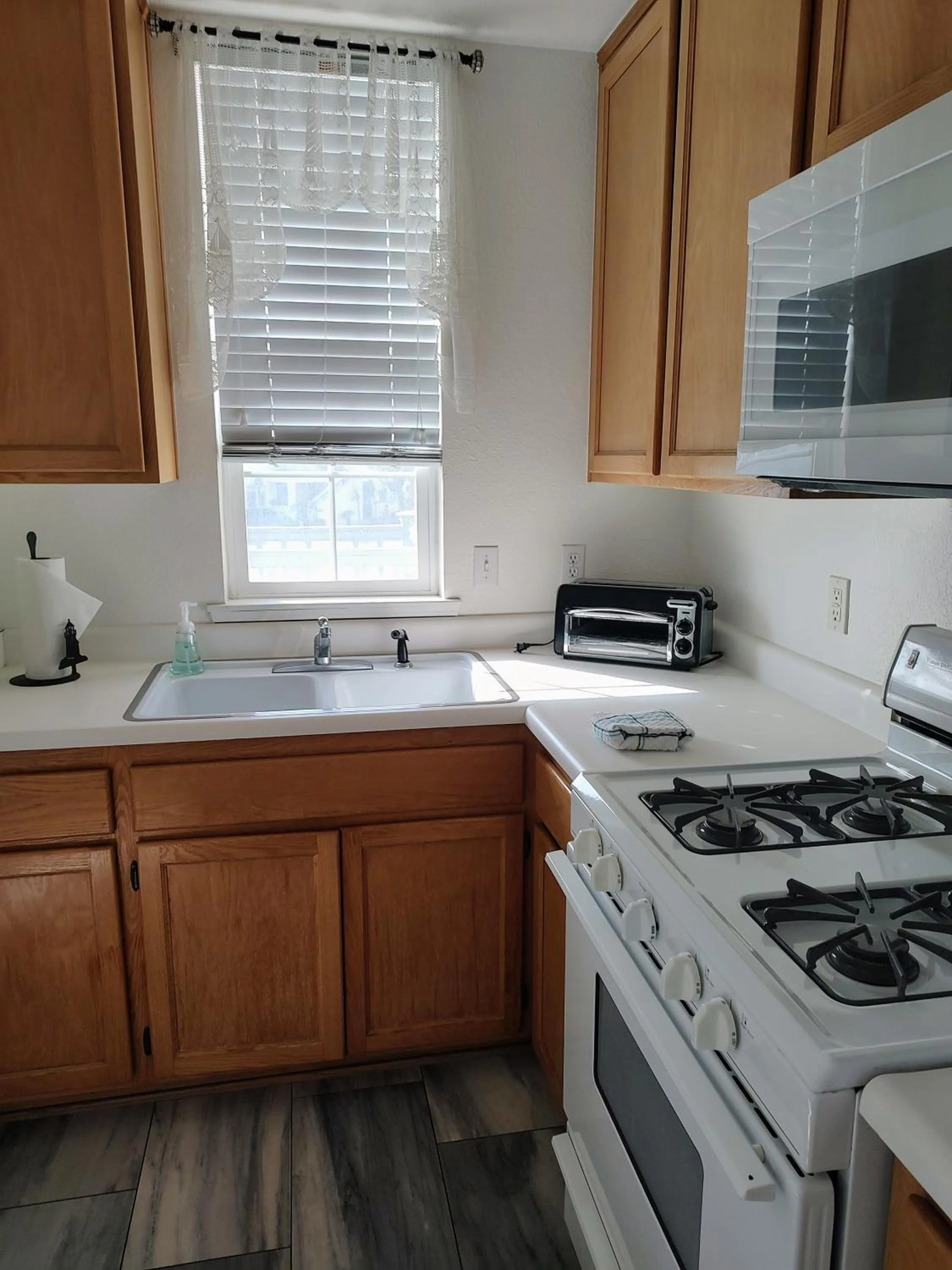 kitchen in Pacific Plaza Resort