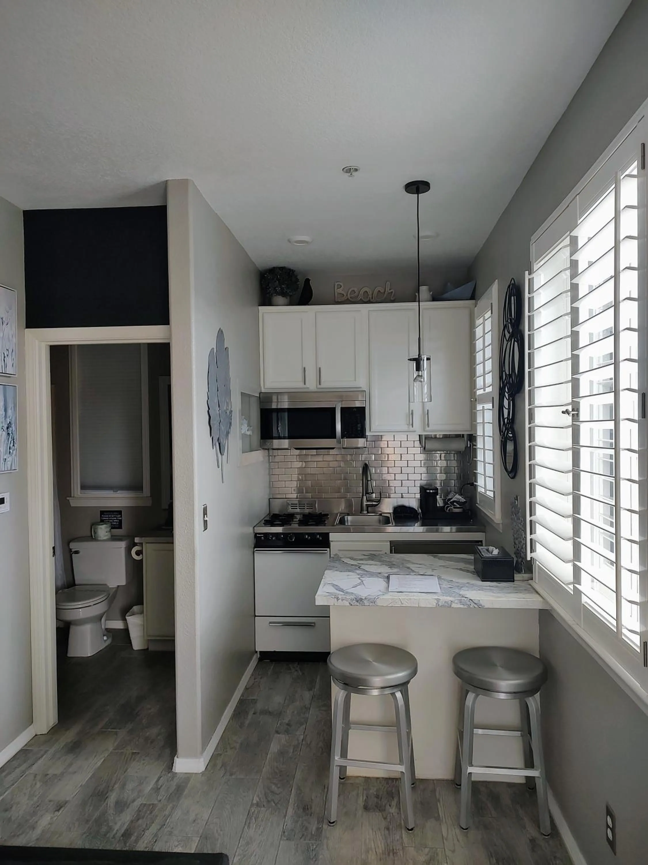 Kitchen or kitchenette in Pacific Plaza Resort