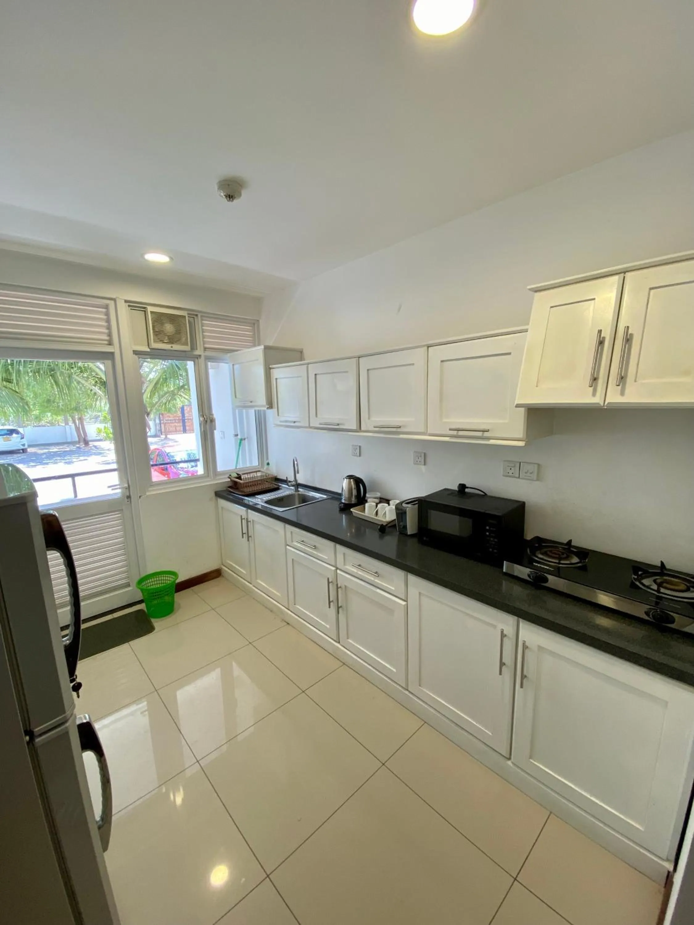 Kitchen or kitchenette in Beach Paradise Nilaveli