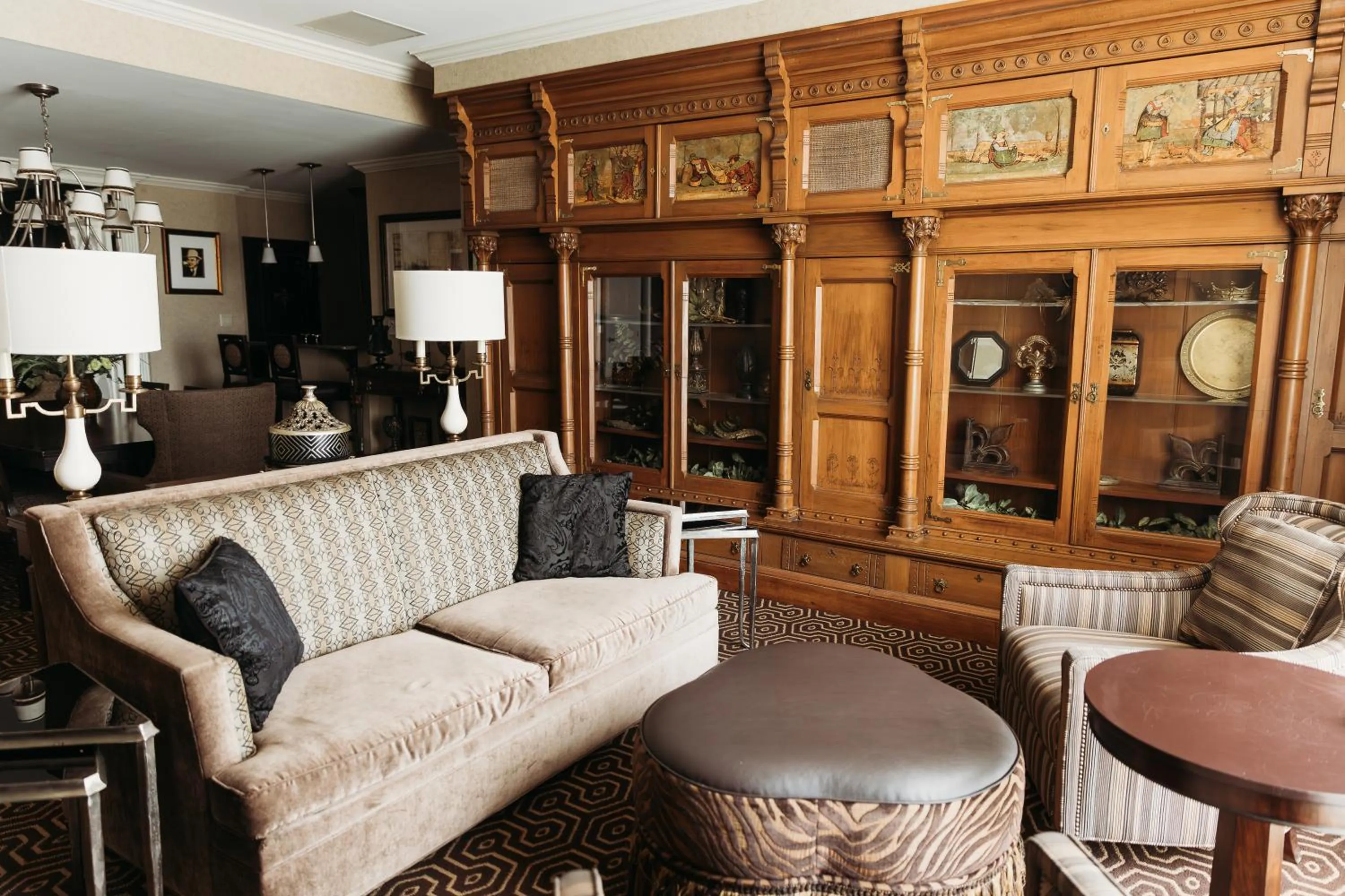 Living room in Hotel Julien Dubuque