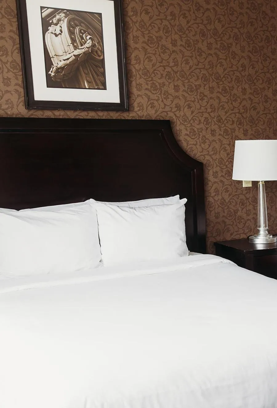 Bedroom, Bed in Hotel Julien Dubuque