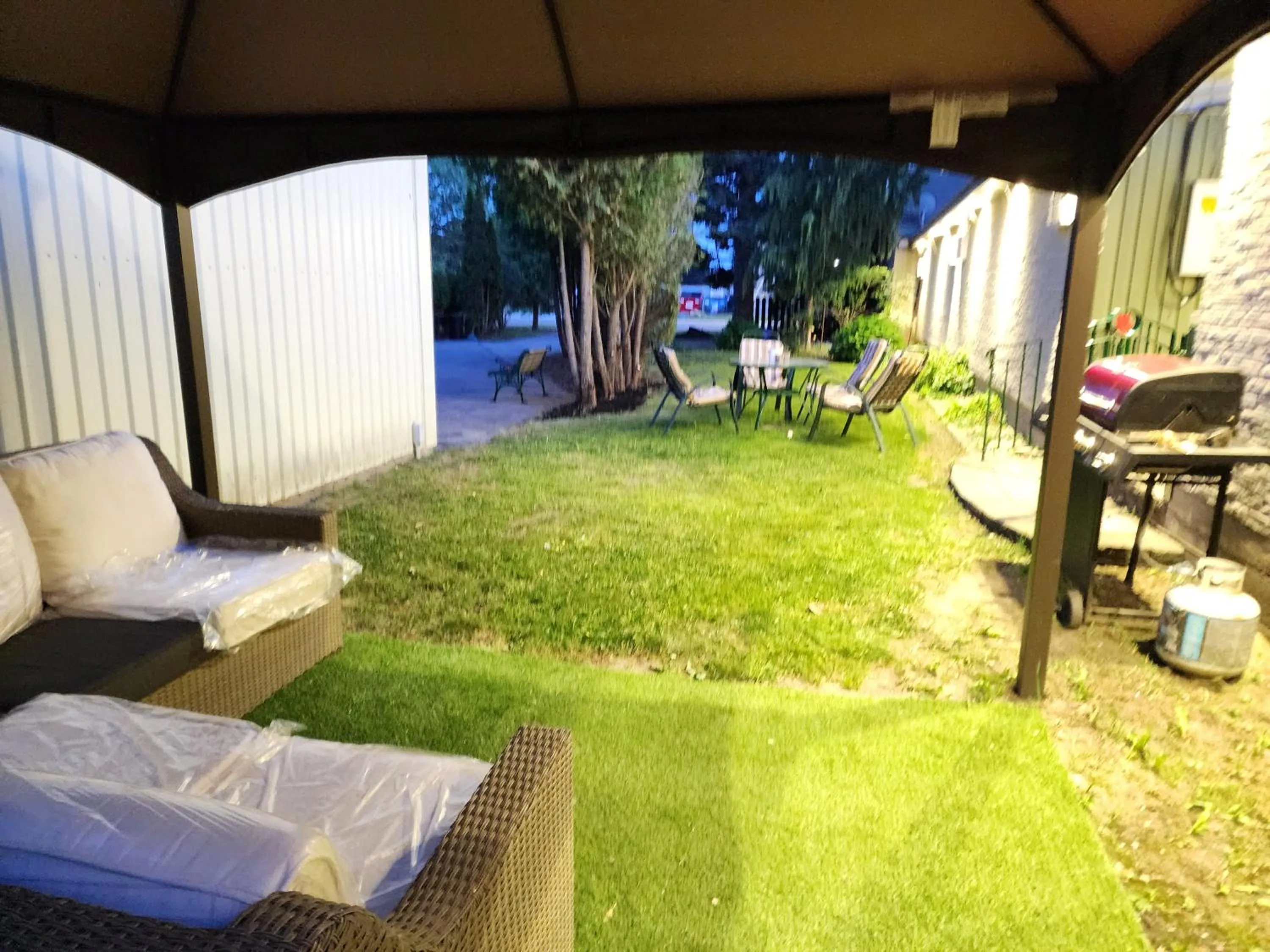 Patio in Maple Leaf Motel