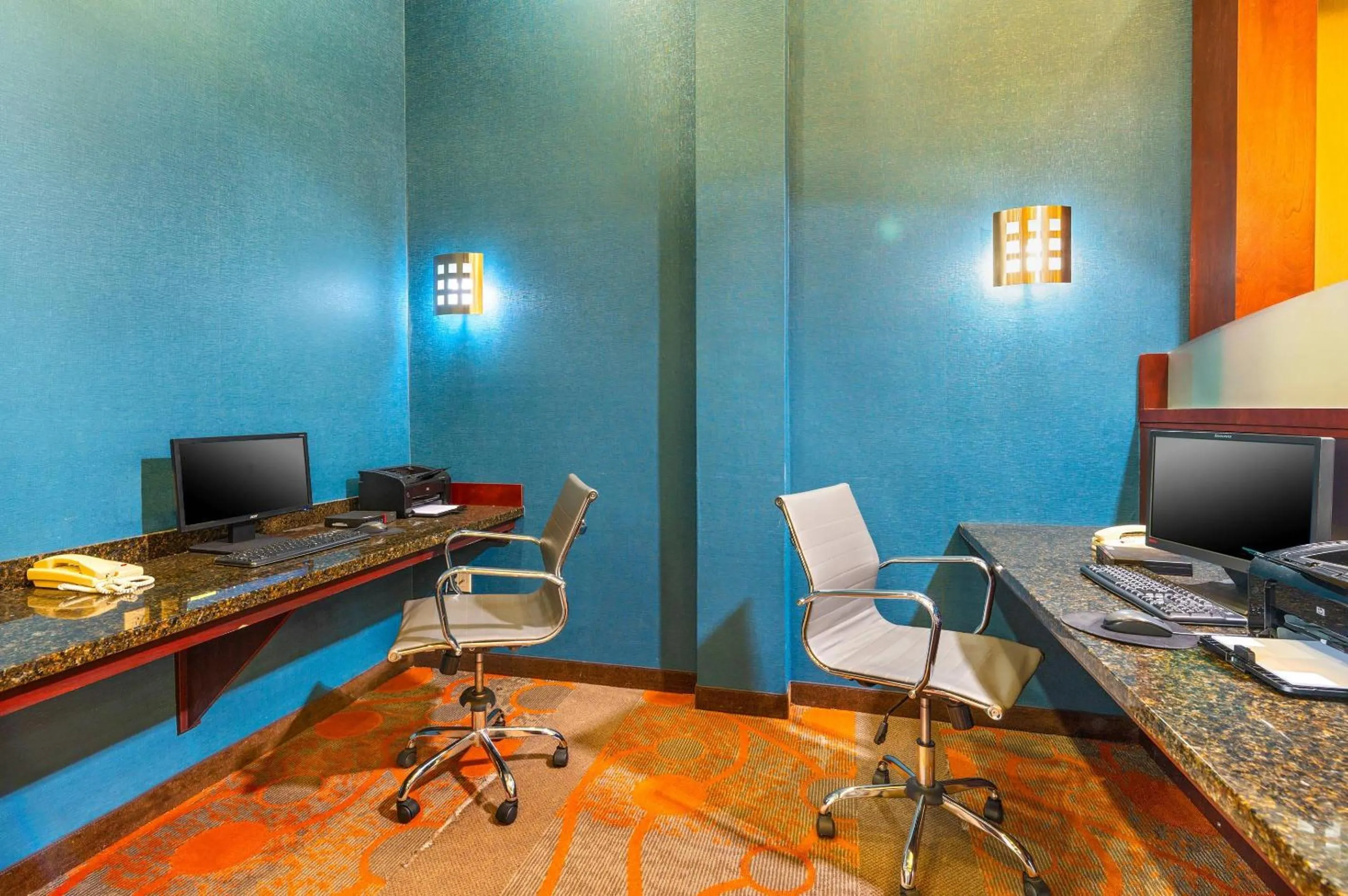 Business facilities in Comfort Inn & Suites