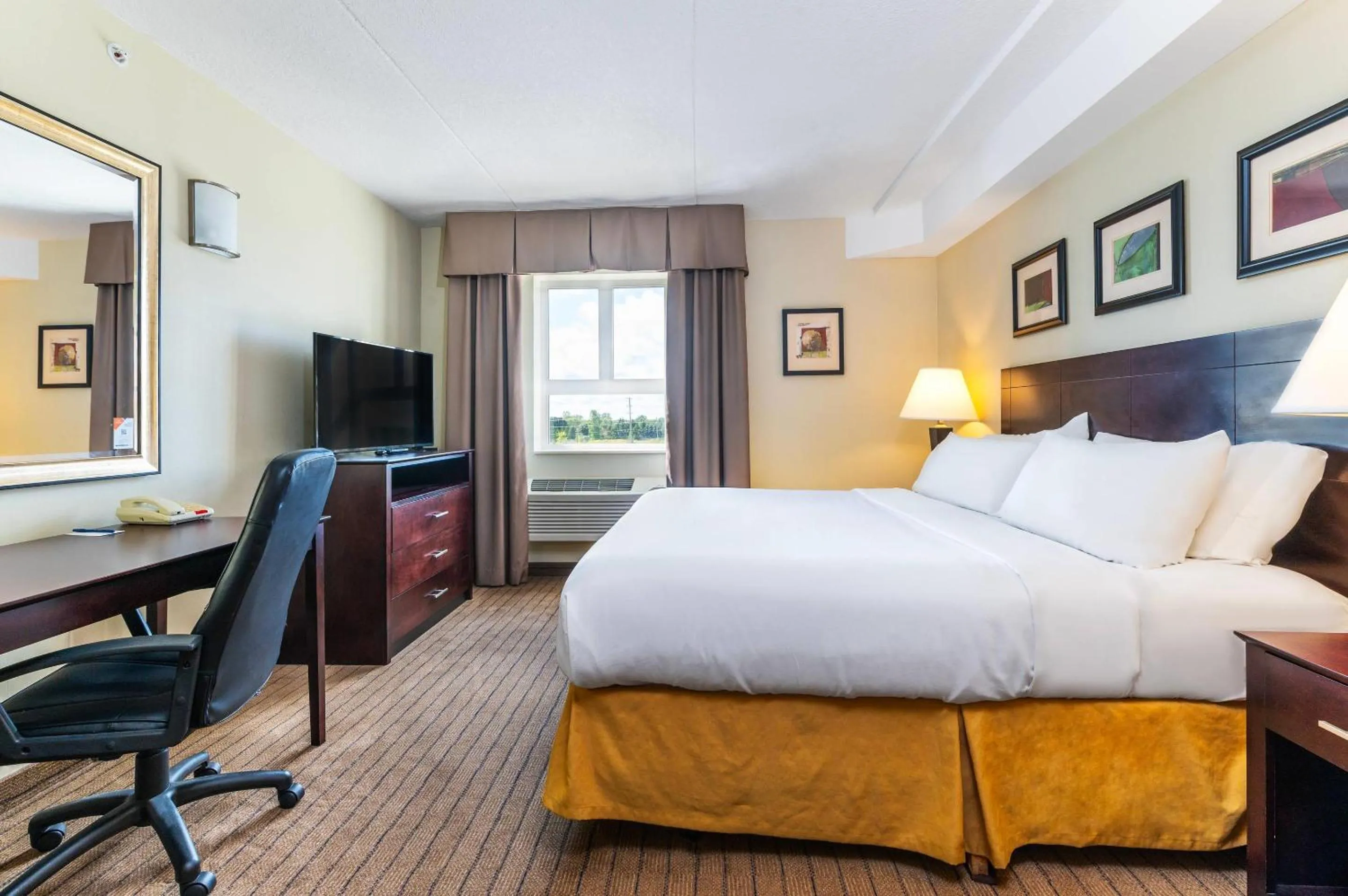 Bedroom in Comfort Inn & Suites