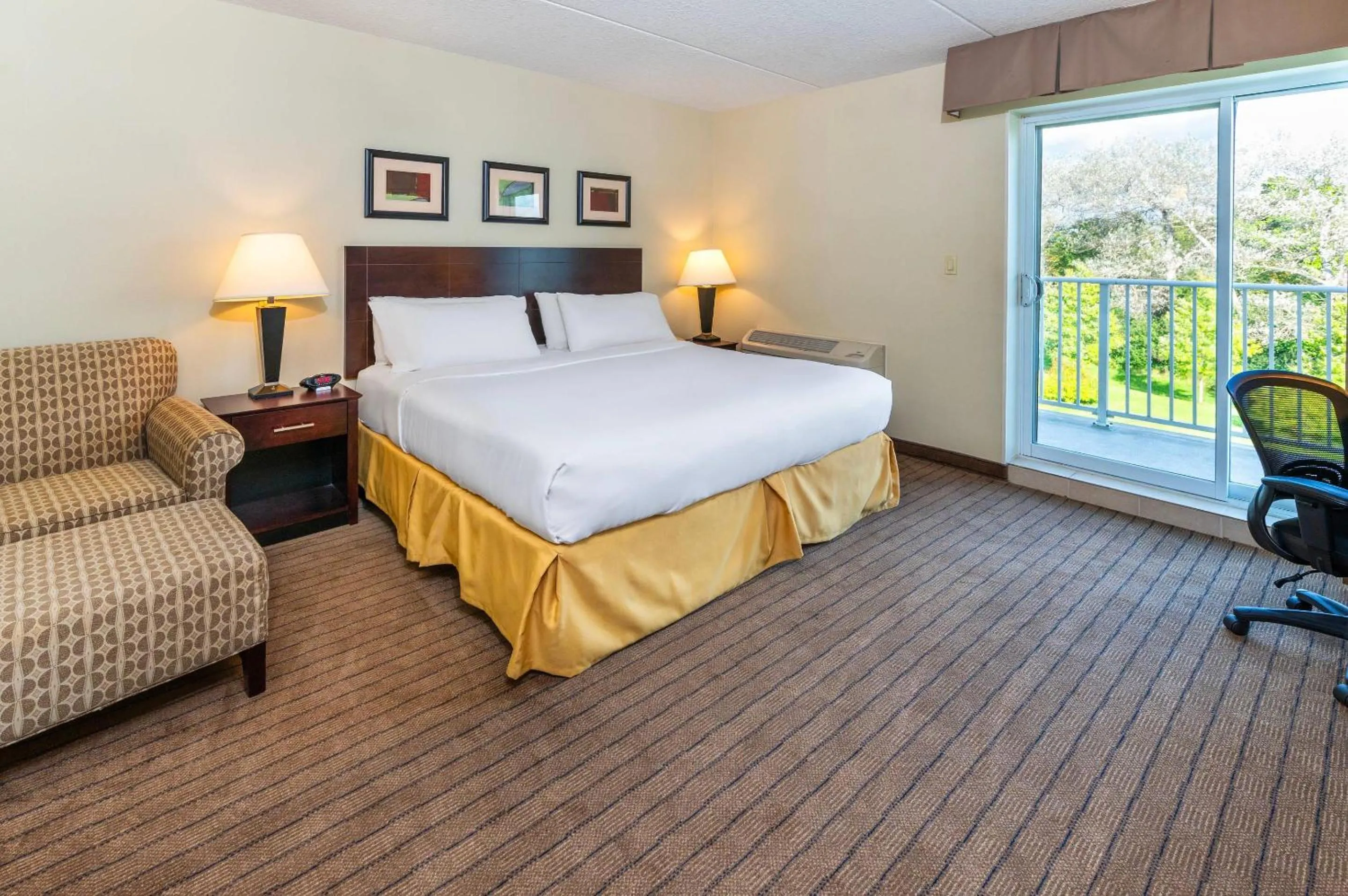 Bedroom in Comfort Inn & Suites