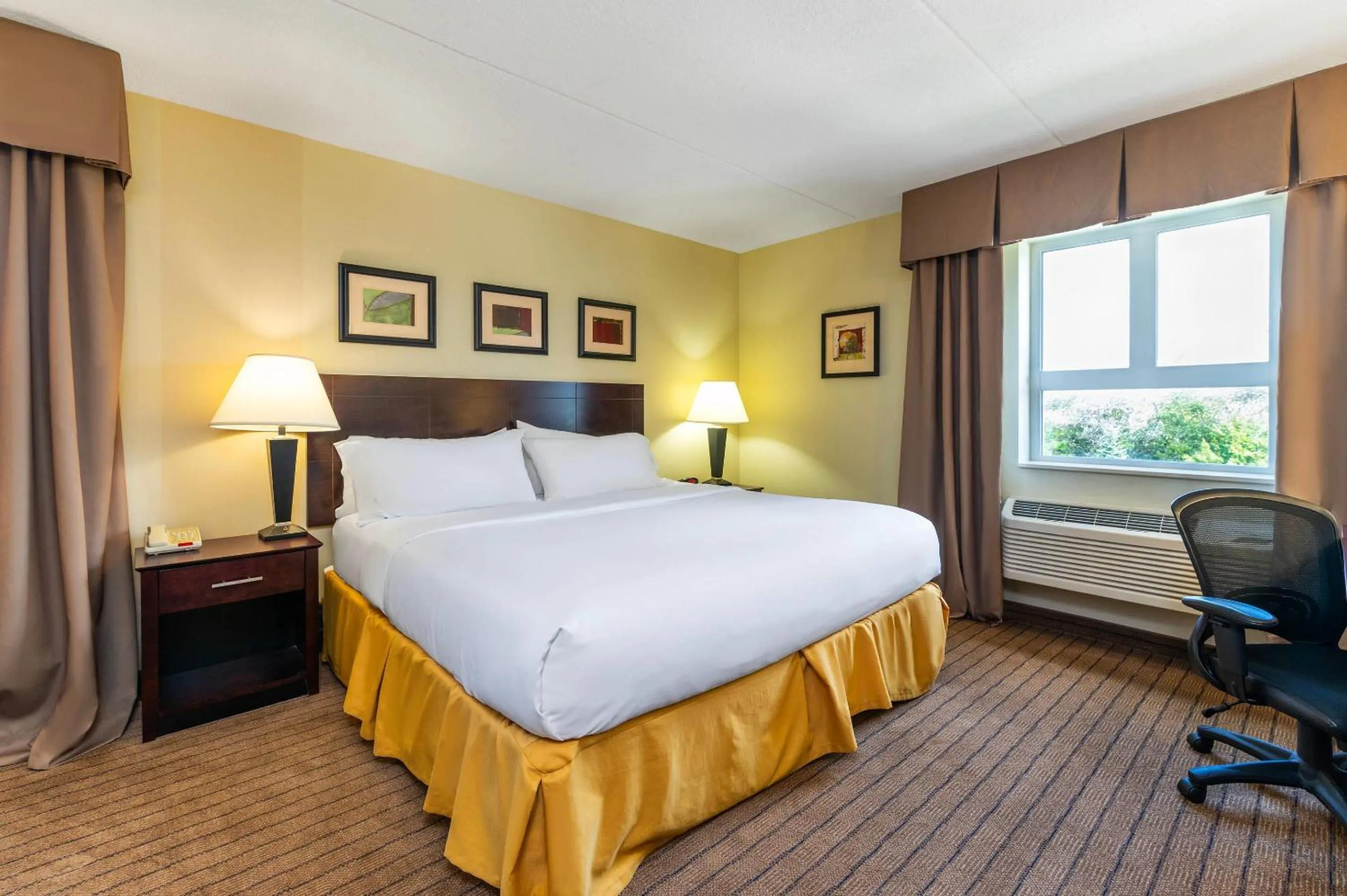 Bedroom in Comfort Inn & Suites