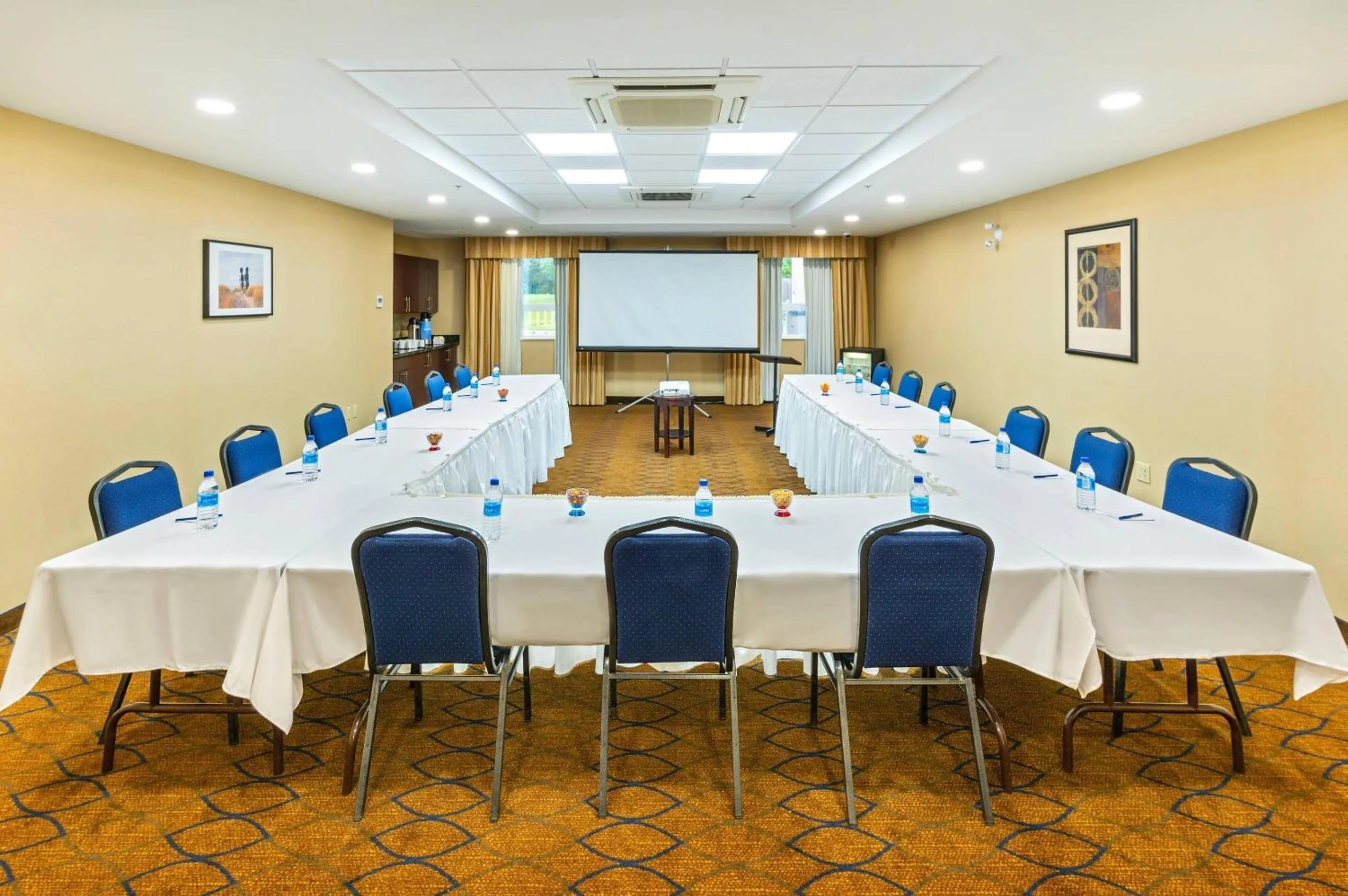 Meeting/conference room in Comfort Inn & Suites