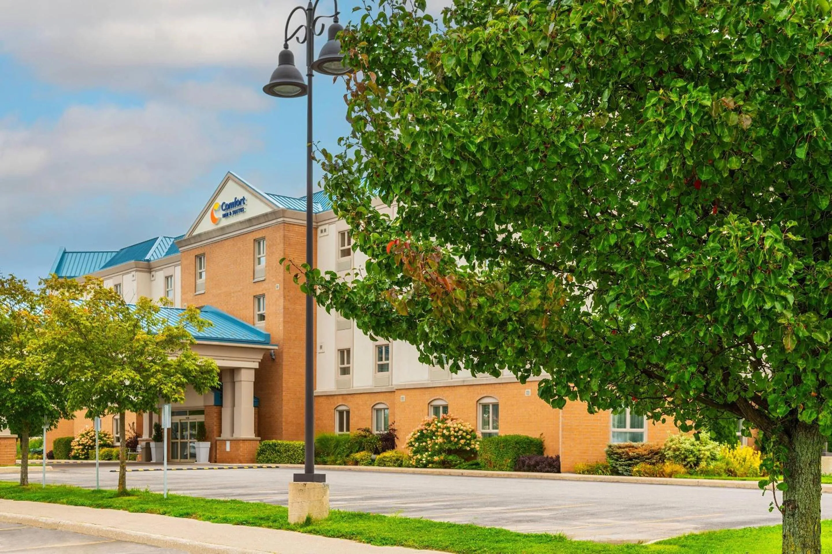 Property building in Comfort Inn & Suites