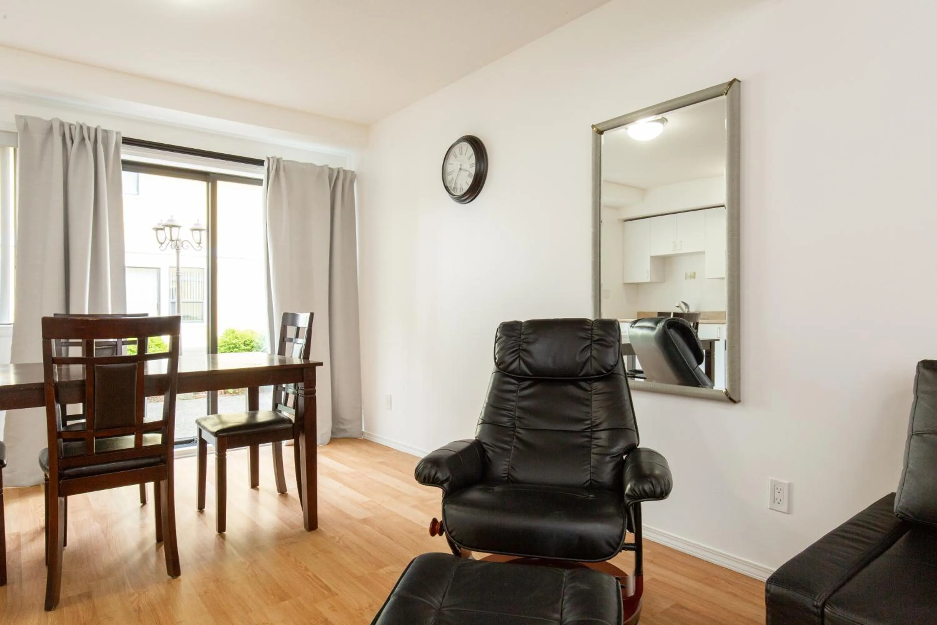 Living room in Riverside Resort & RV Park