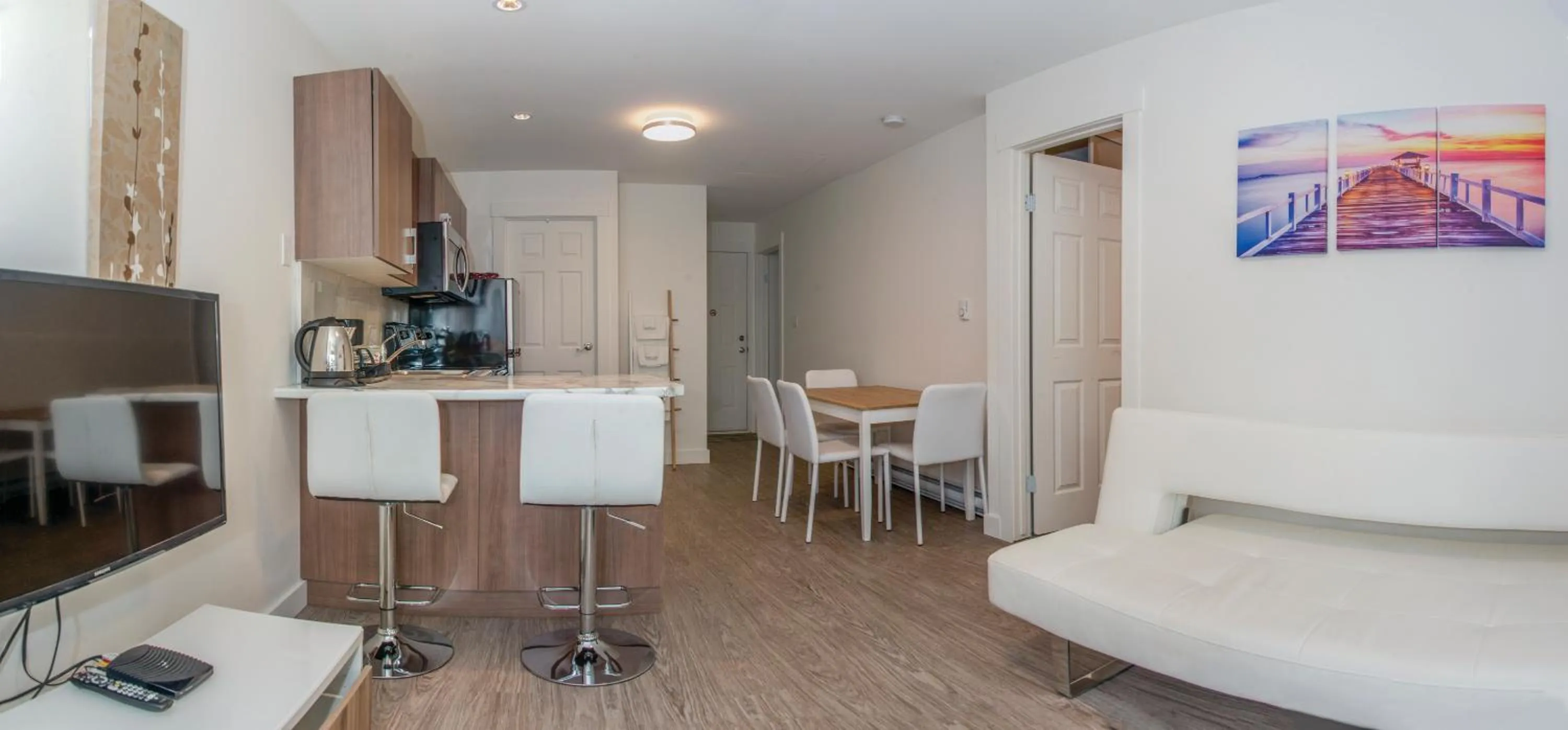 Living room in Riverside Resort & RV Park