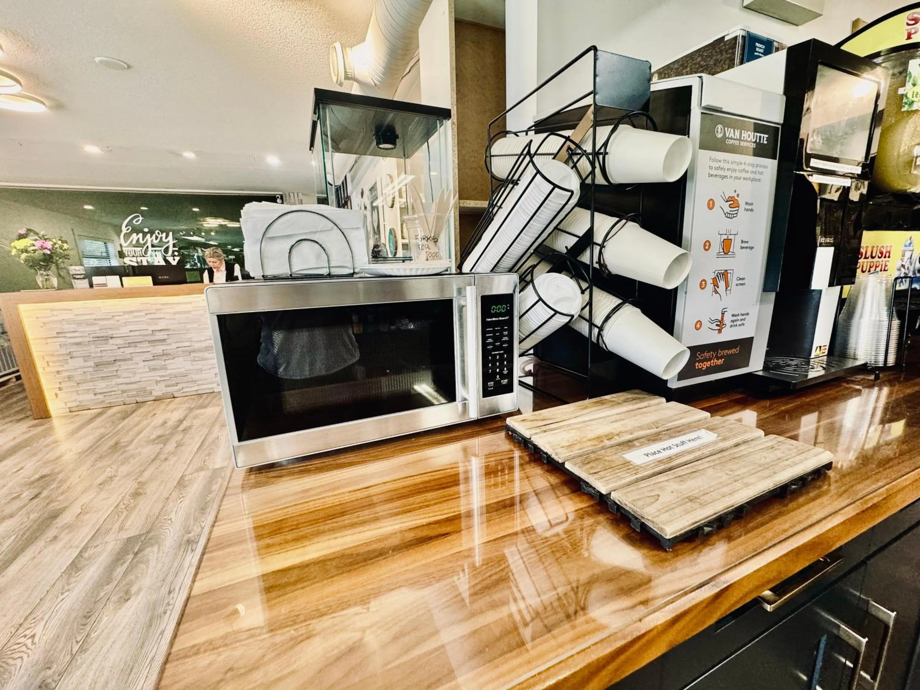 Coffee/tea facilities in Riverside Resort & RV Park