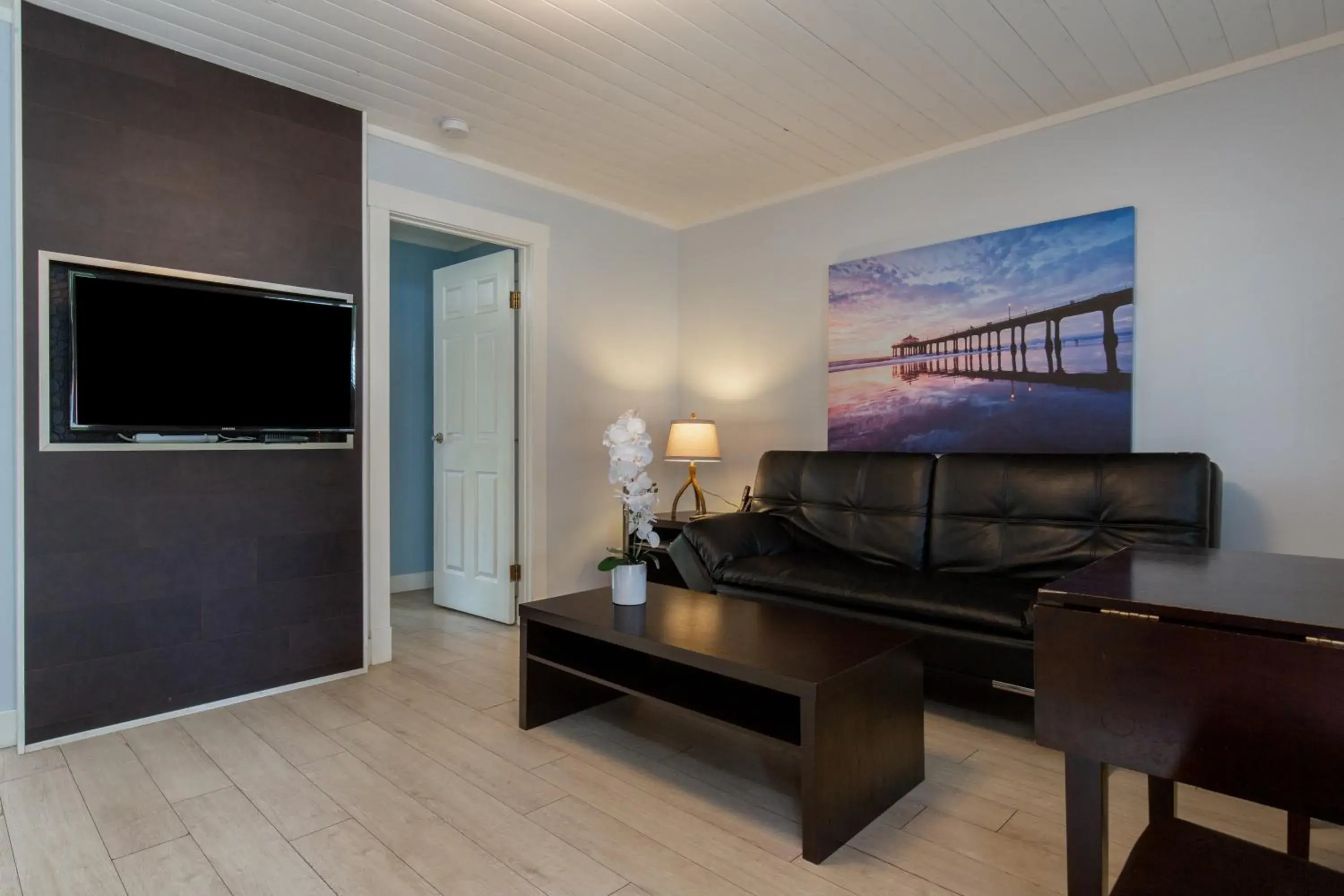 One-Bedroom Suite in Riverside Resort & RV Park One-Bedroom Suite in Riverside Resort & RV Park