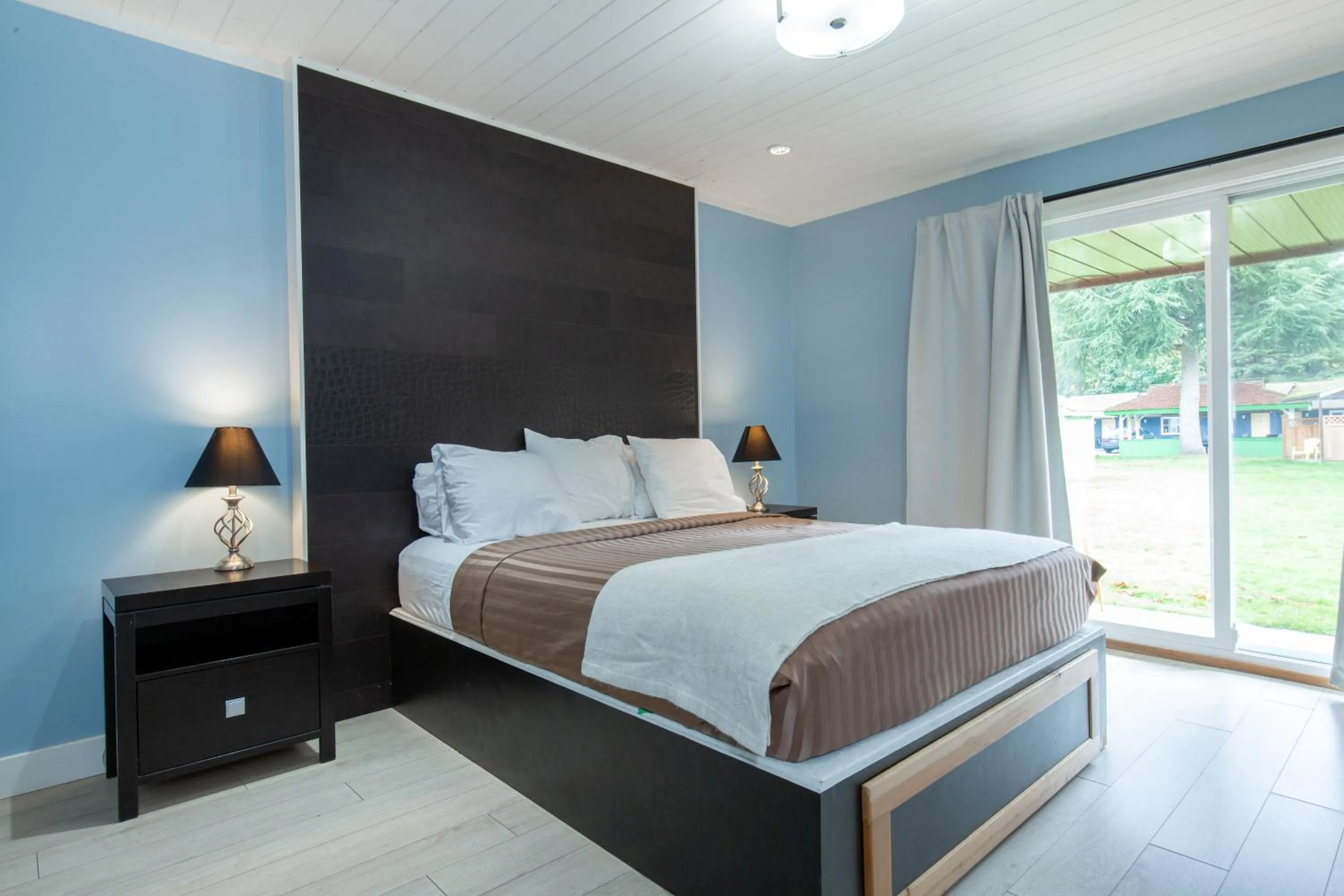 Bed in Riverside Resort & RV Park