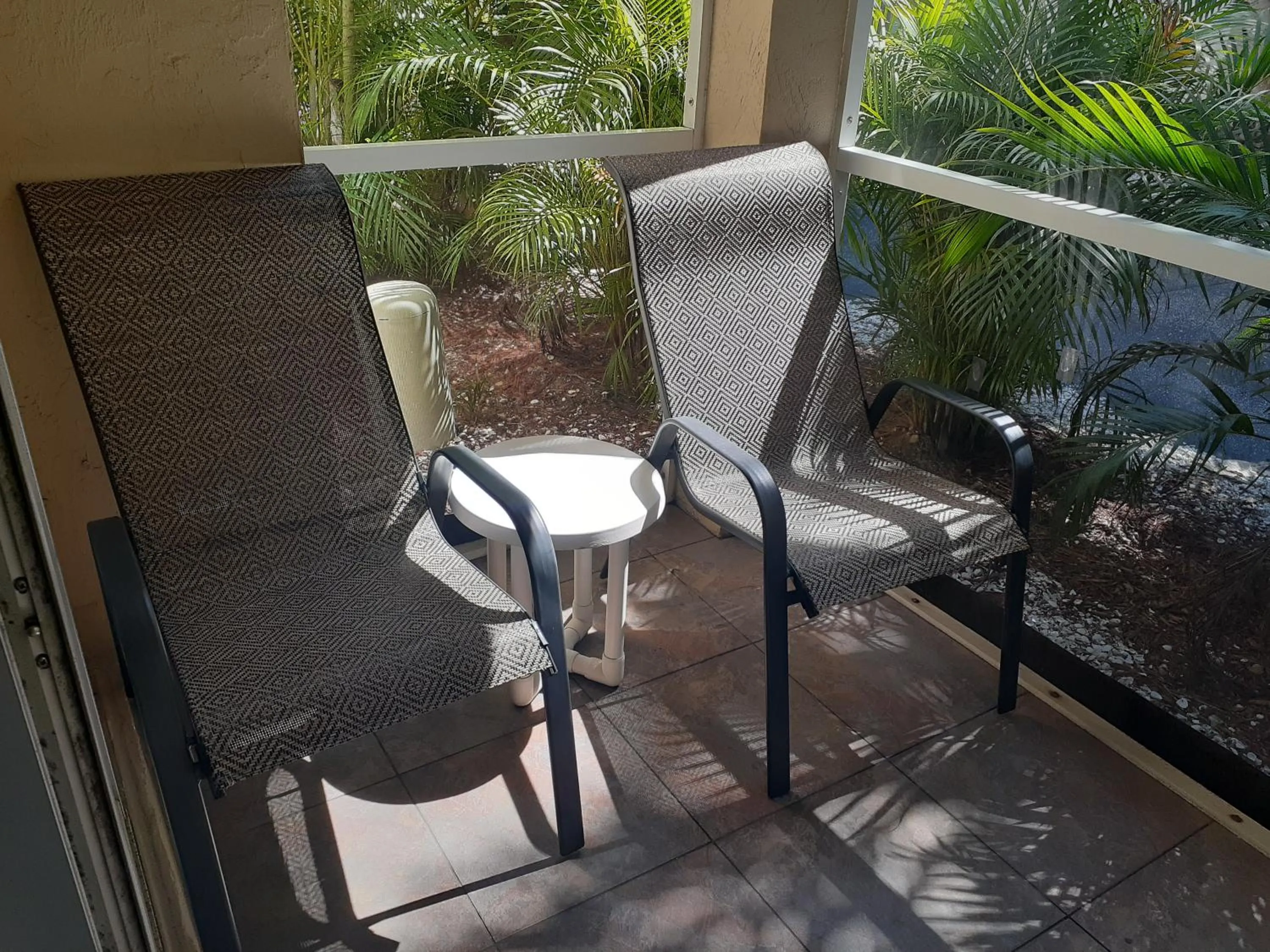 Patio in Turtle Crawl Inn - Longboat Key