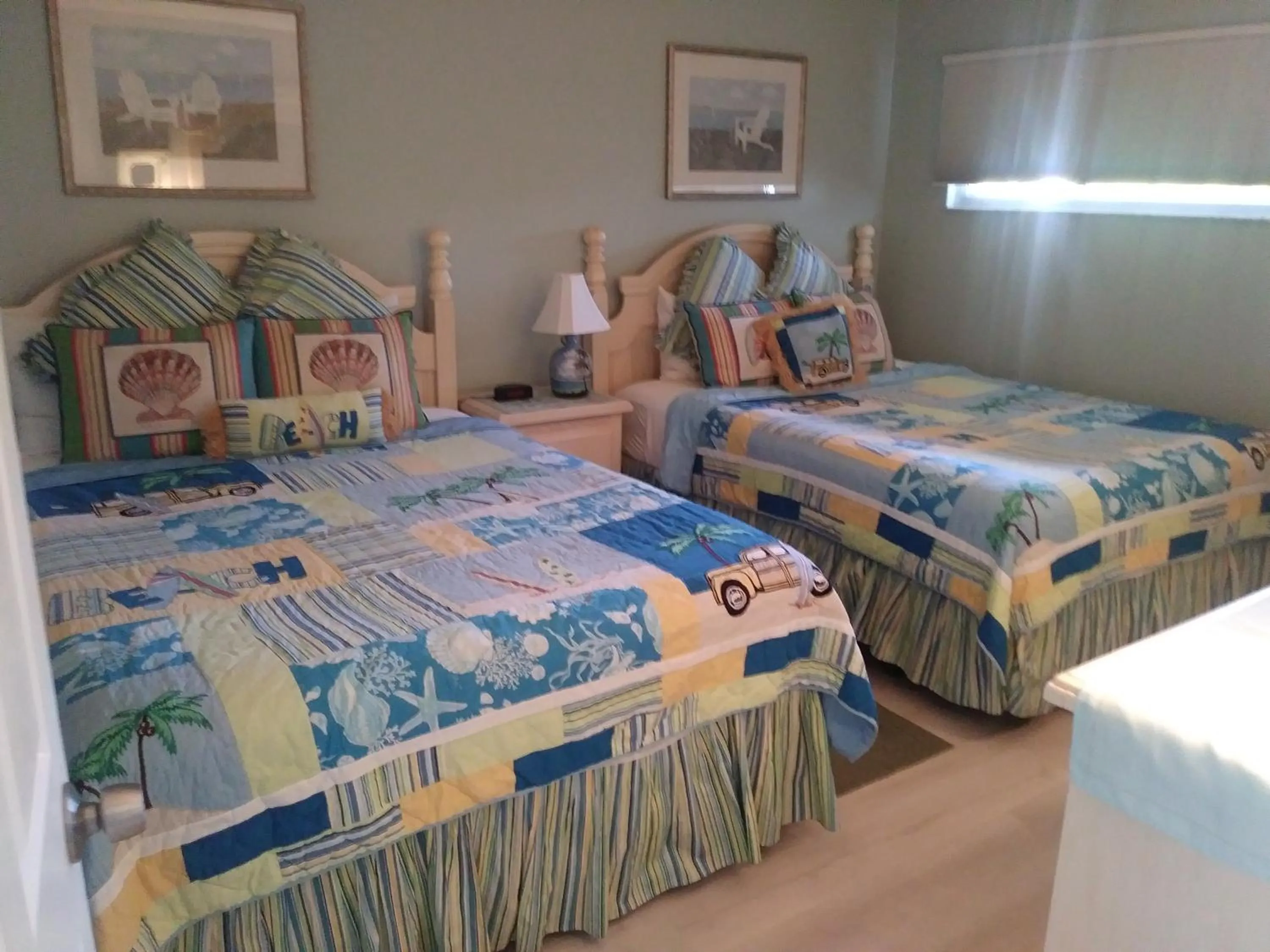 Bed in Turtle Crawl Inn - Longboat Key