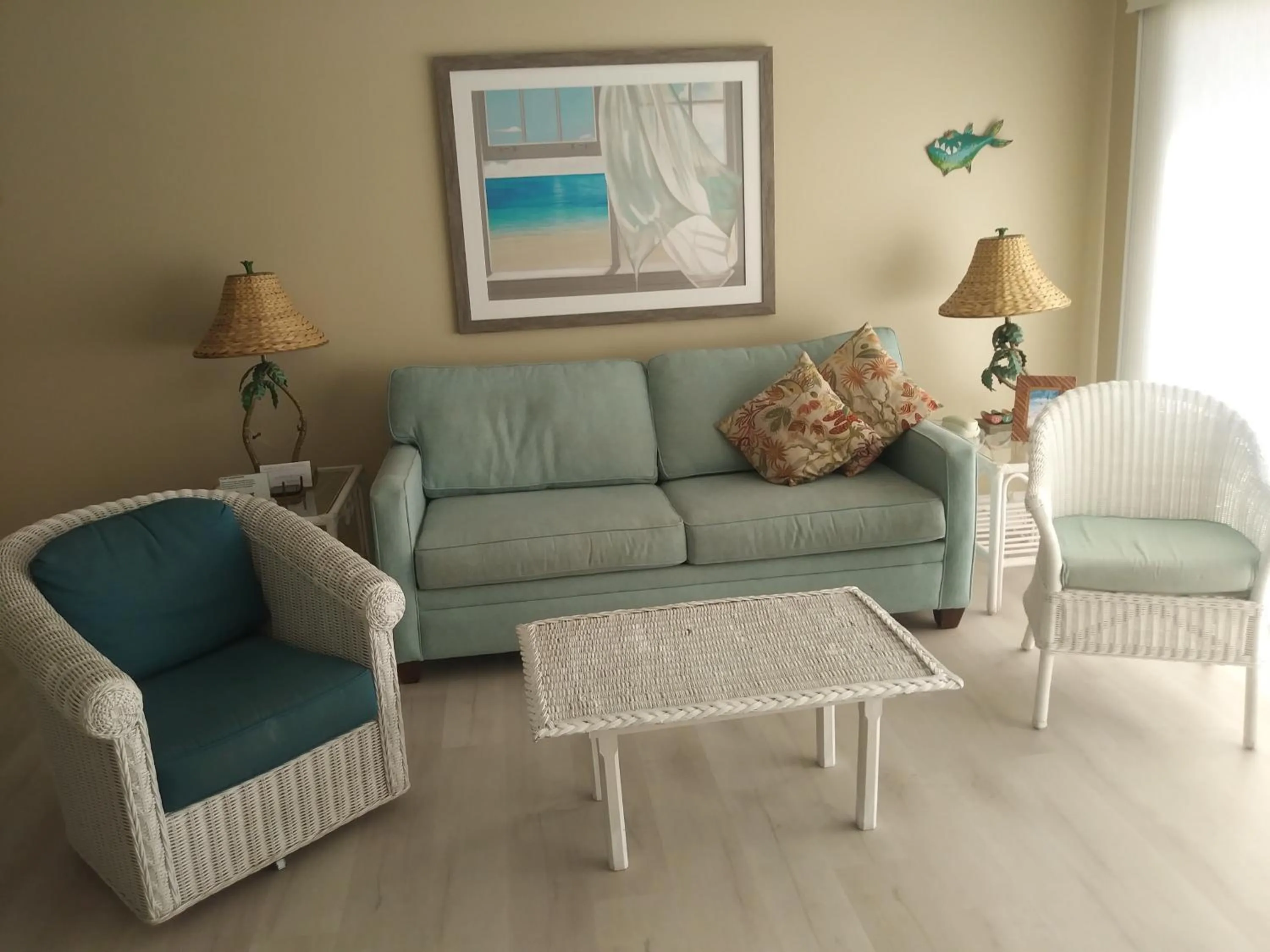 Living room in Turtle Crawl Inn - Longboat Key