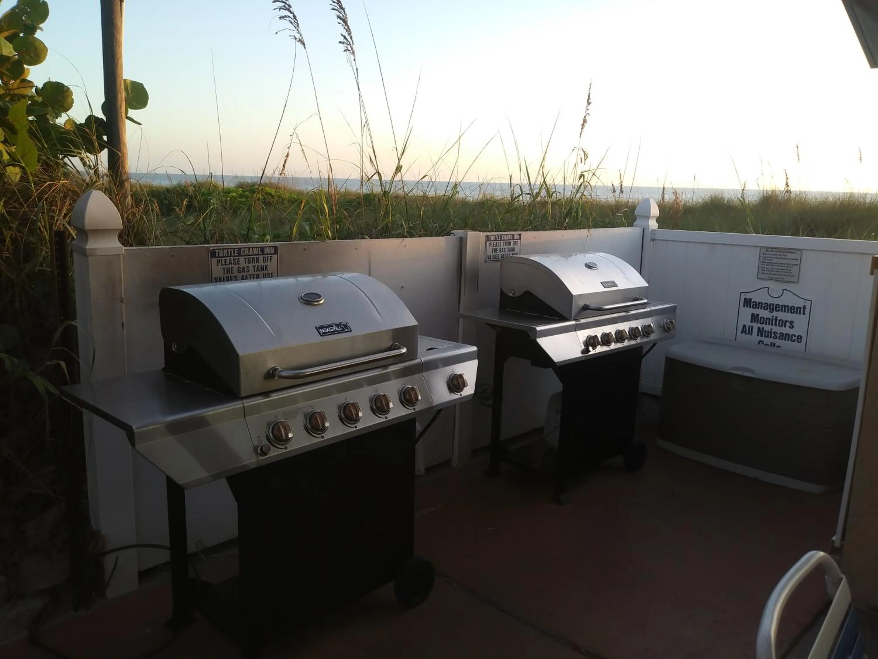 Property building in Turtle Crawl Inn - Longboat Key