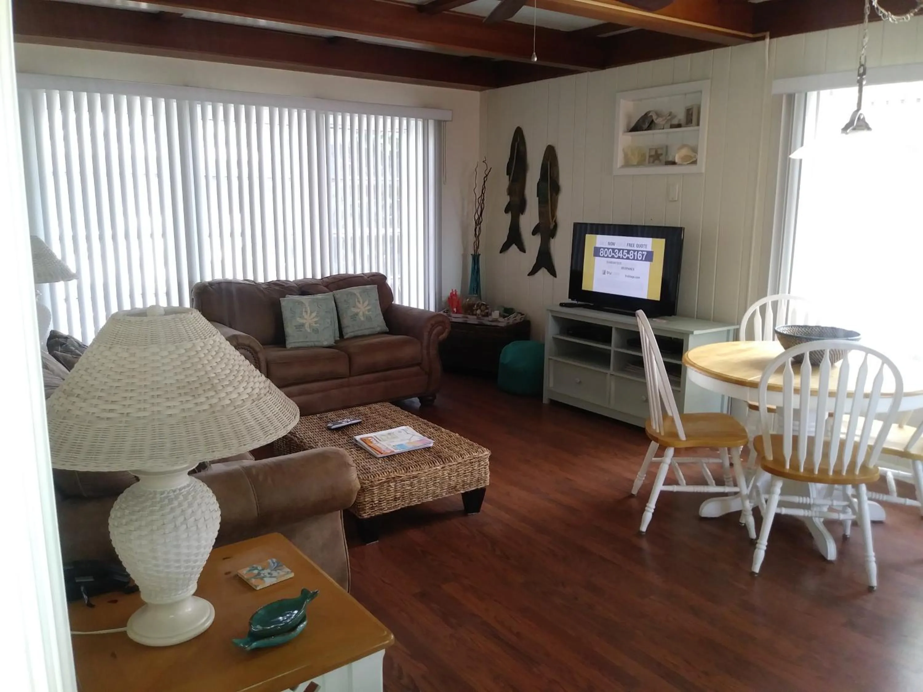 TV and multimedia in Turtle Crawl Inn - Longboat Key