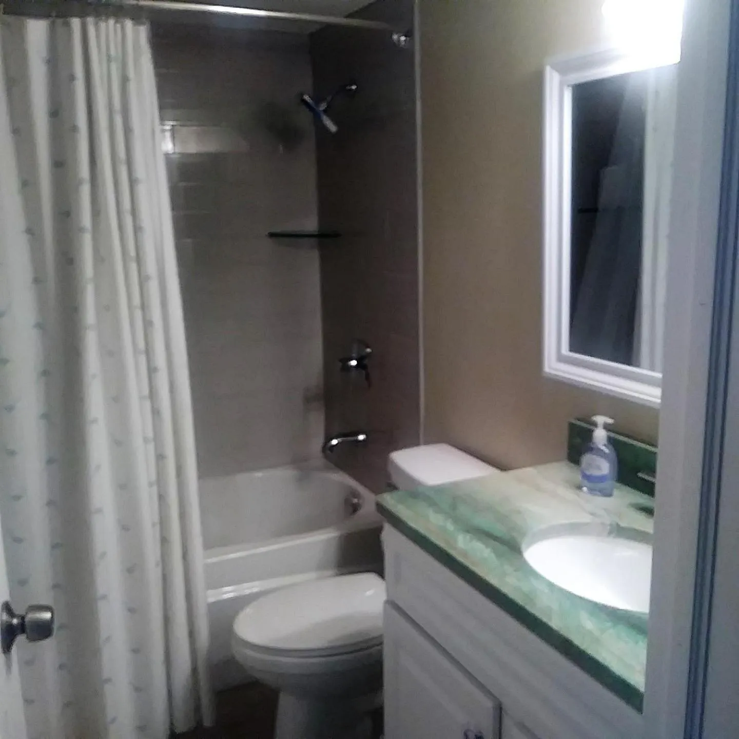 Shower in Turtle Crawl Inn - Longboat Key