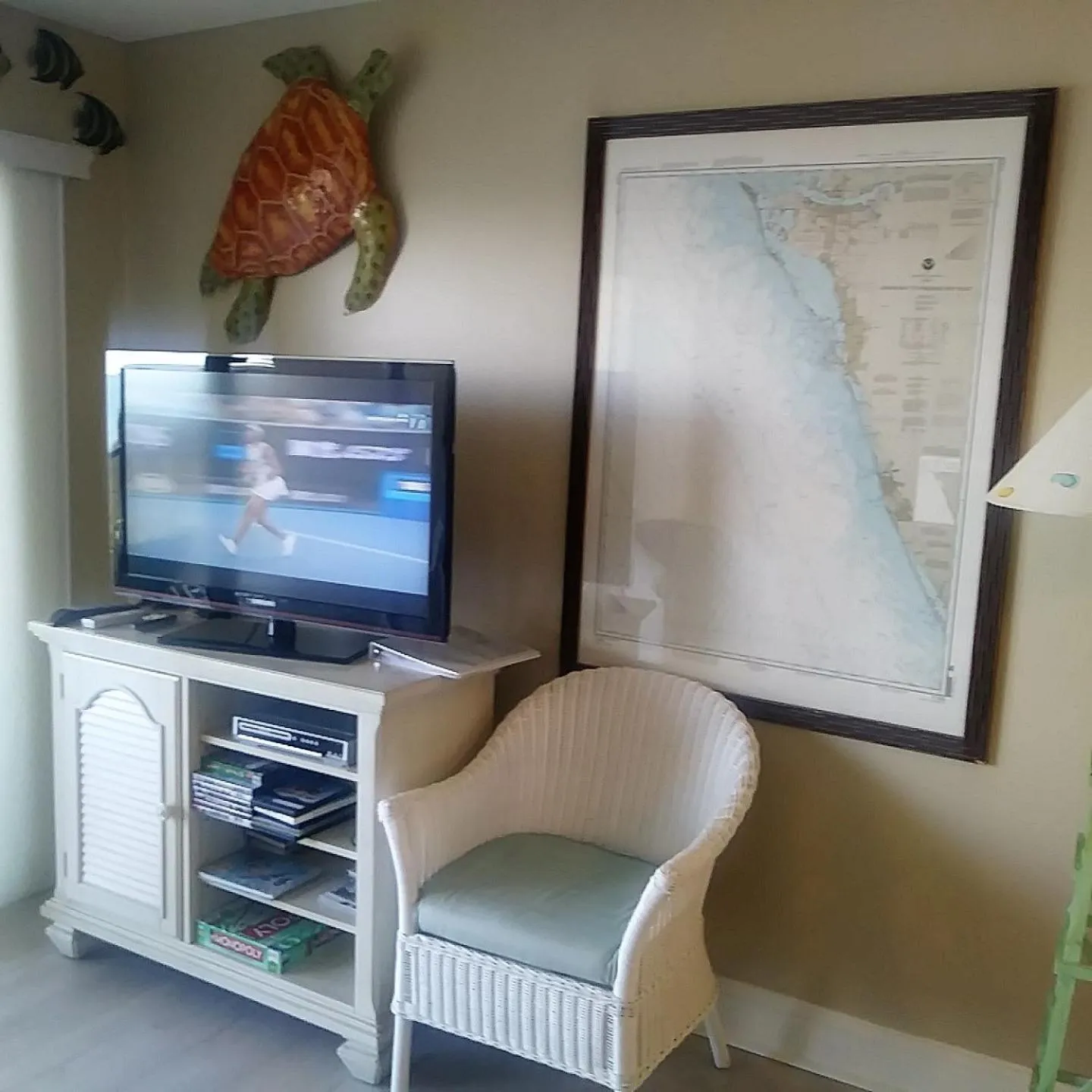 TV and multimedia in Turtle Crawl Inn - Longboat Key