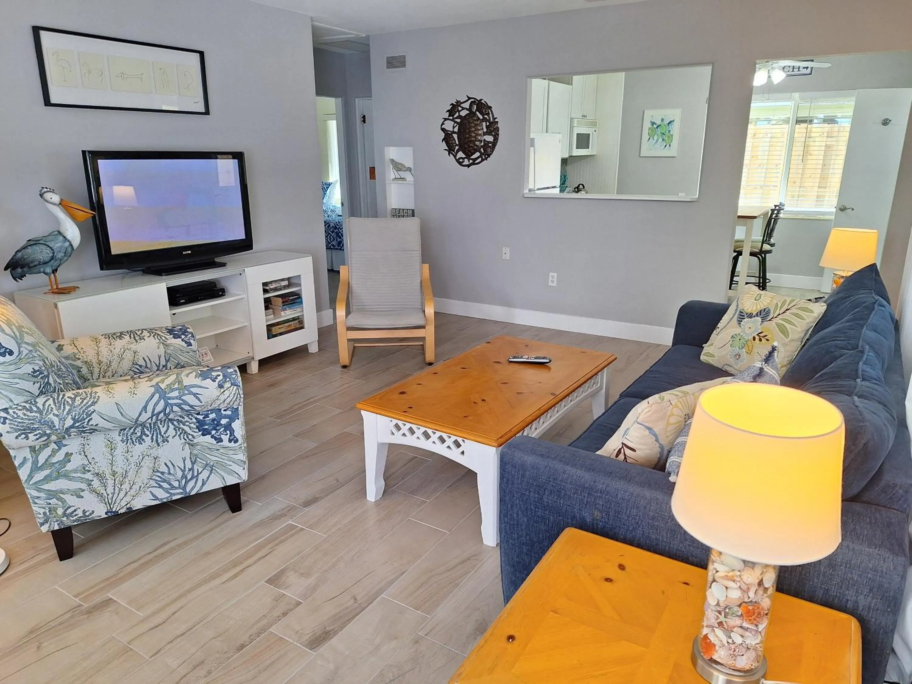 Living room in Turtle Crawl Inn - Longboat Key
