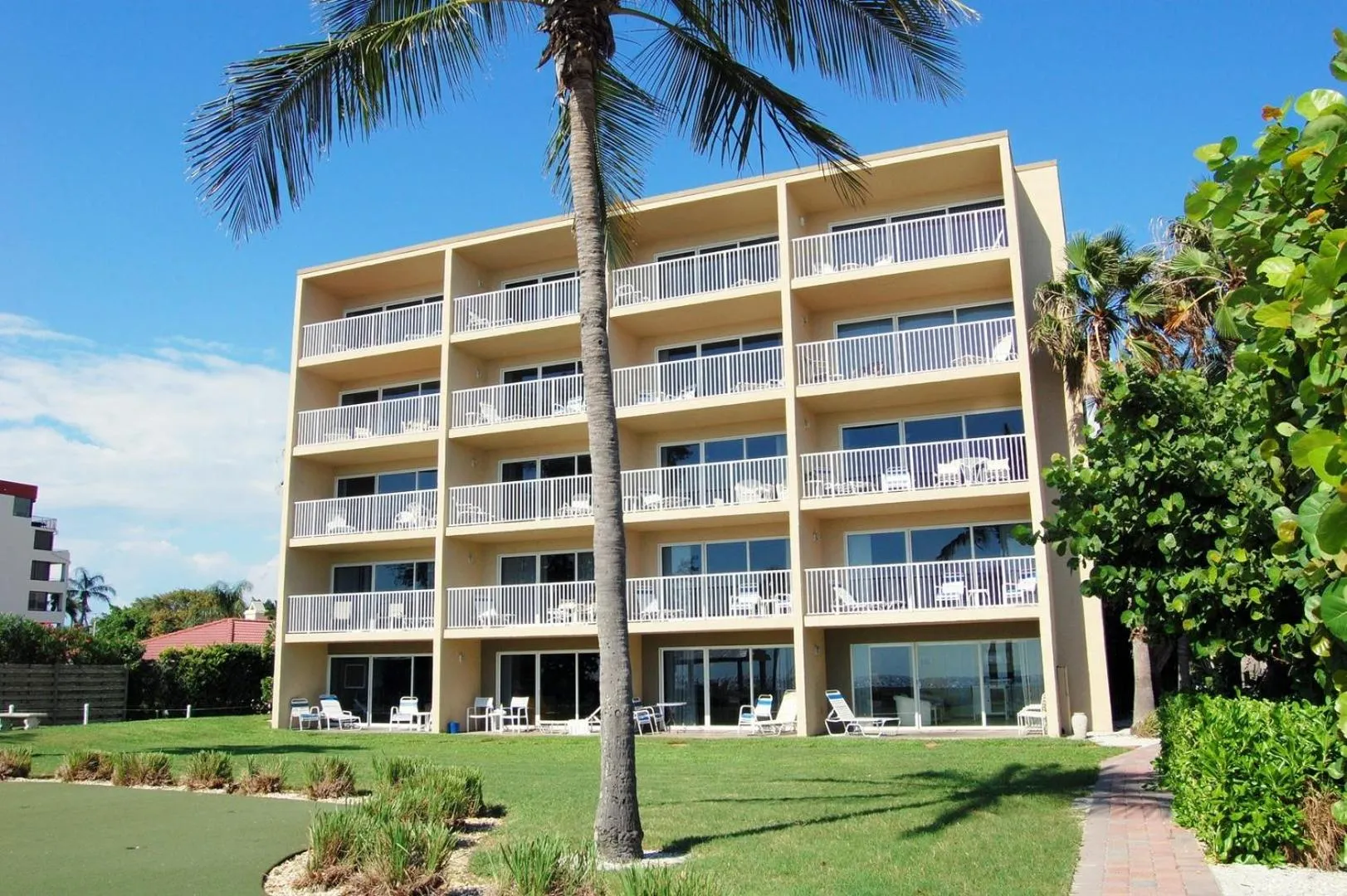 Property building in Turtle Crawl Inn - Longboat Key