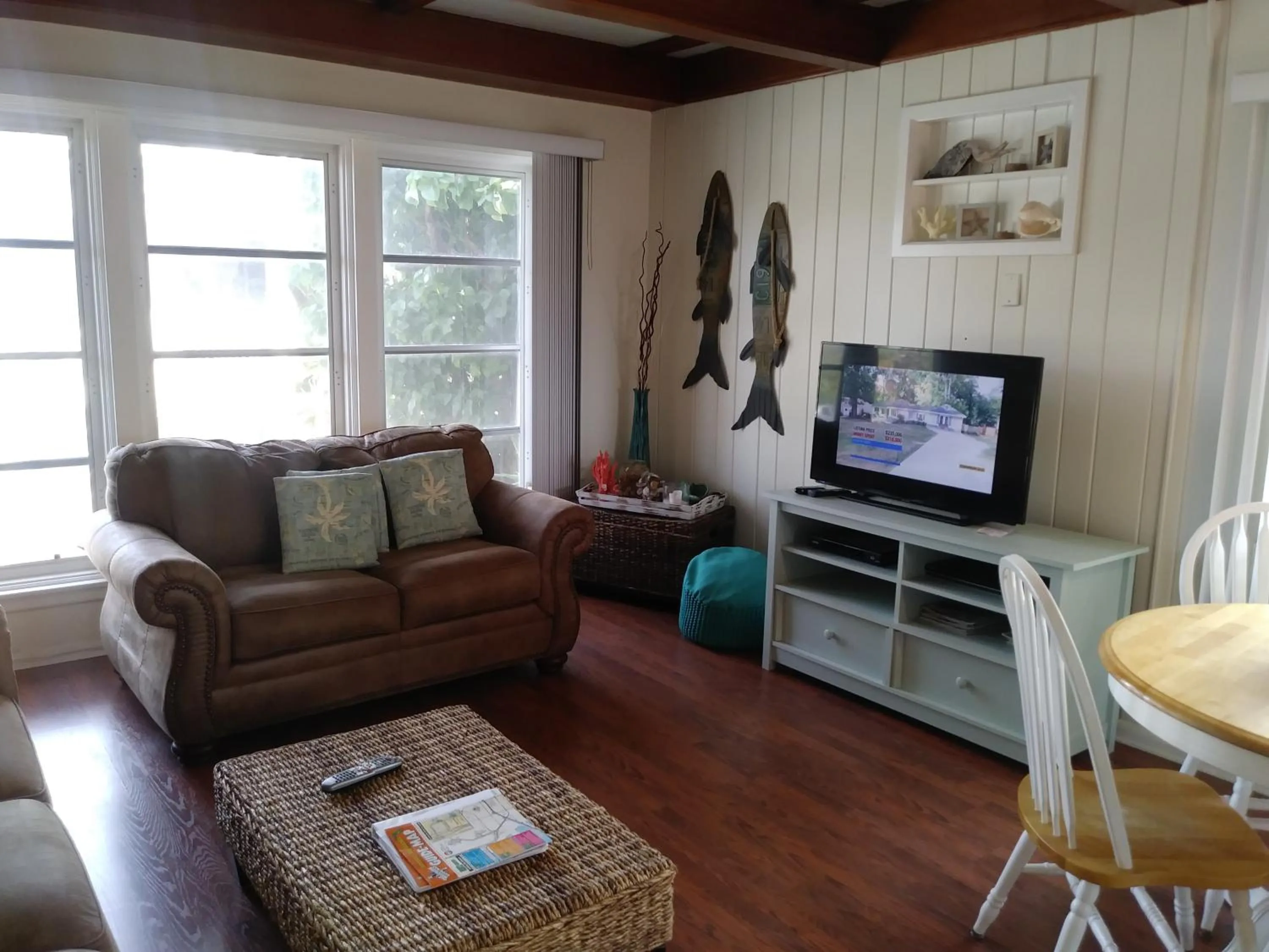 TV and multimedia in Turtle Crawl Inn - Longboat Key