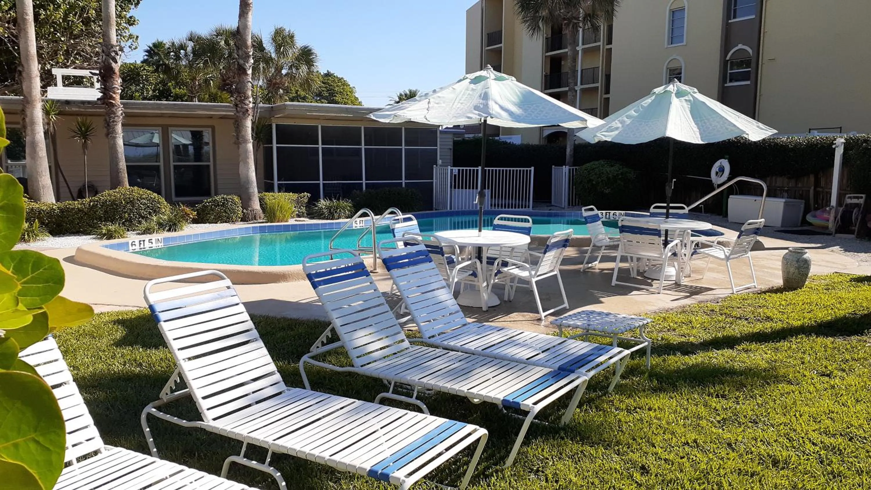 Patio in Turtle Crawl Inn - Longboat Key