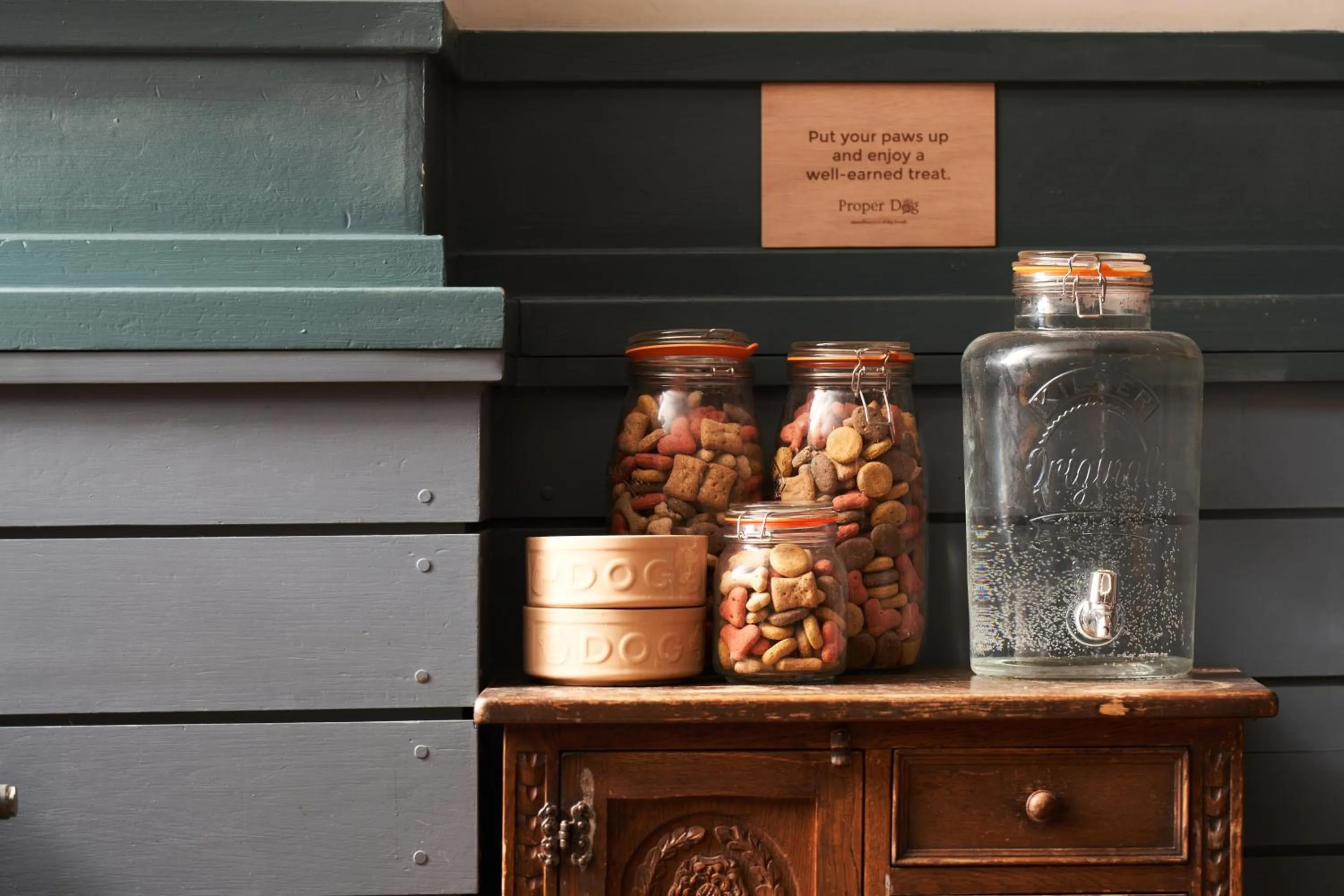 Lounge or bar in Rashleigh Arms