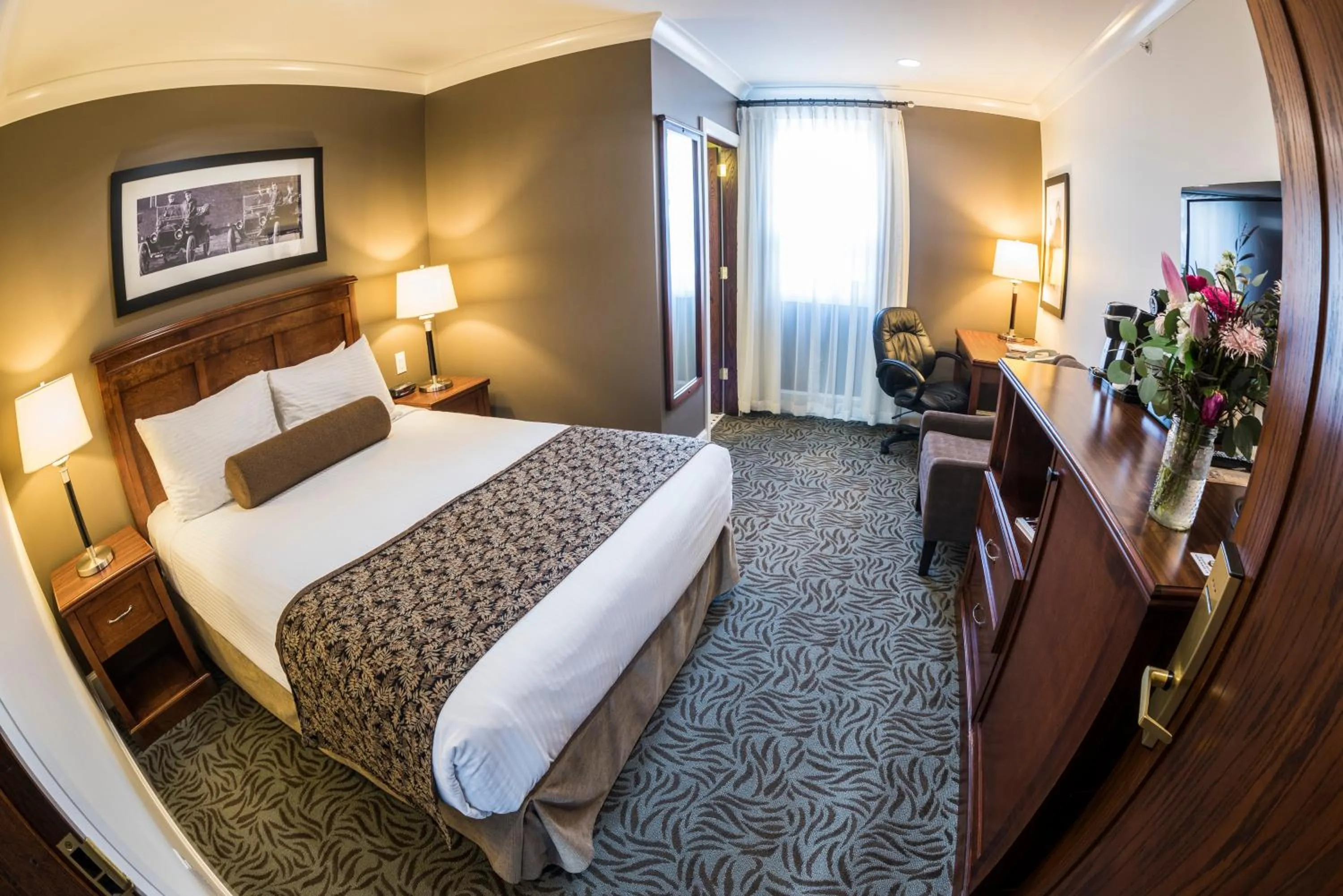 Photo of the whole room, Bed in Hume Hotel & Spa