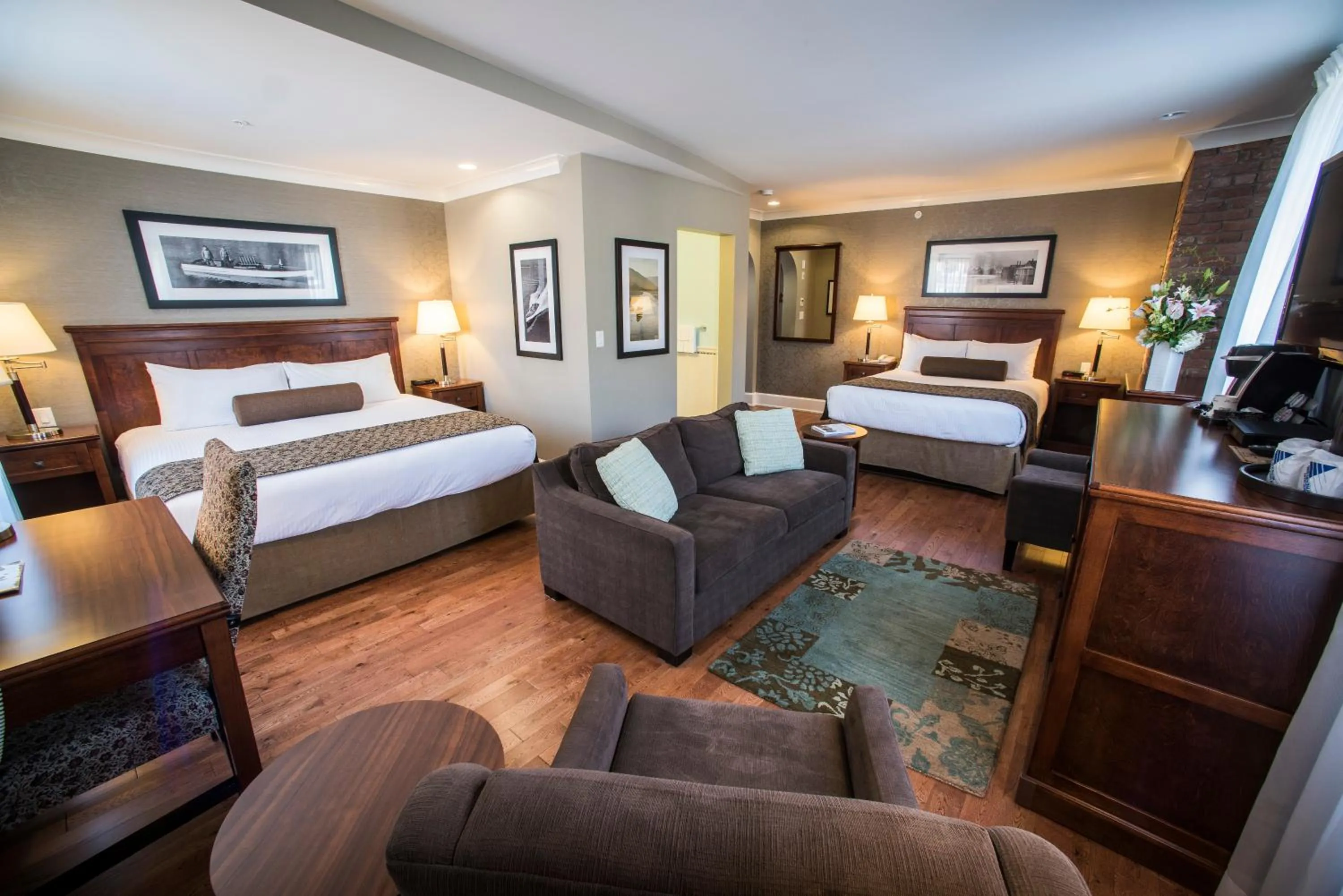 Living room, Bed in Hume Hotel & Spa