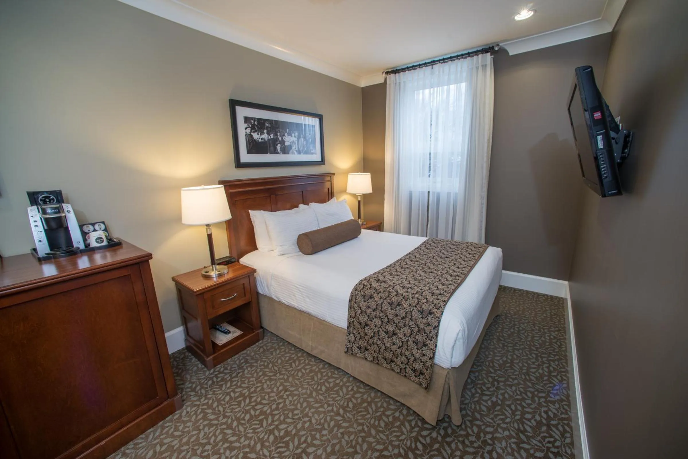 Bed in Hume Hotel & Spa