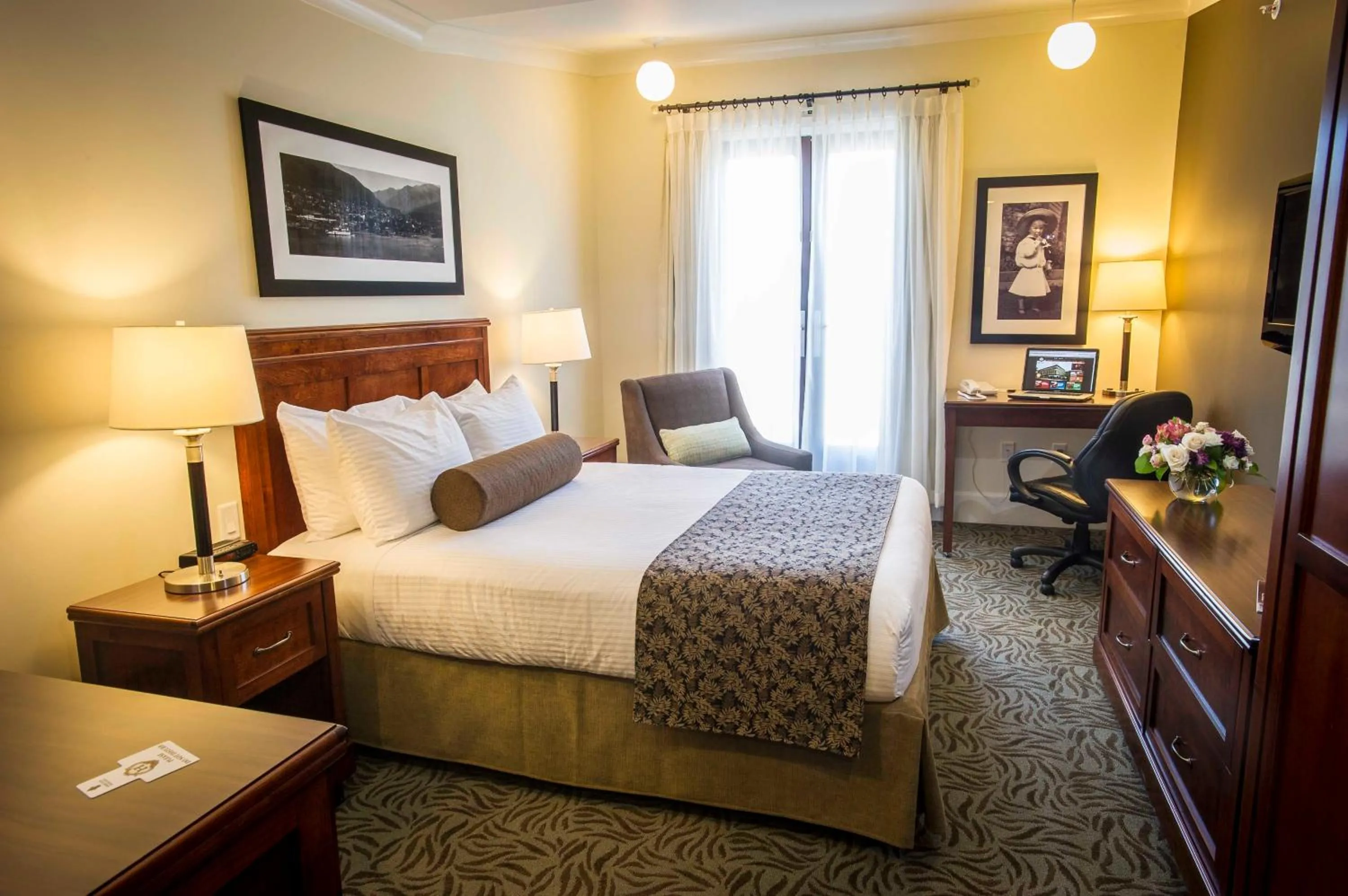 Bed in Hume Hotel & Spa