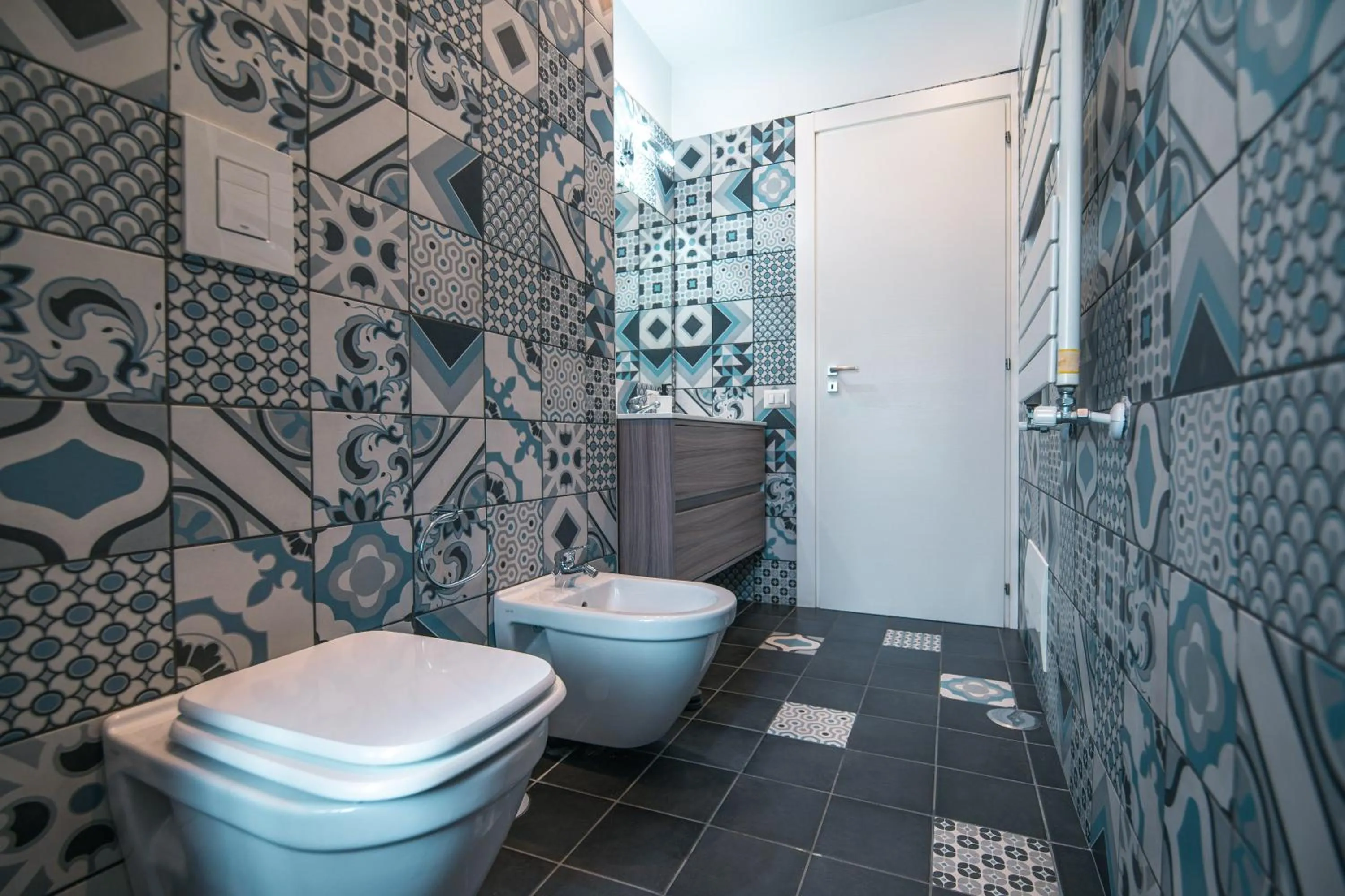 Bathroom in HUB FERROVIARIO - 12 Posti Letto per il Tuo Gruppo a Napoli con Wifi e Netflix