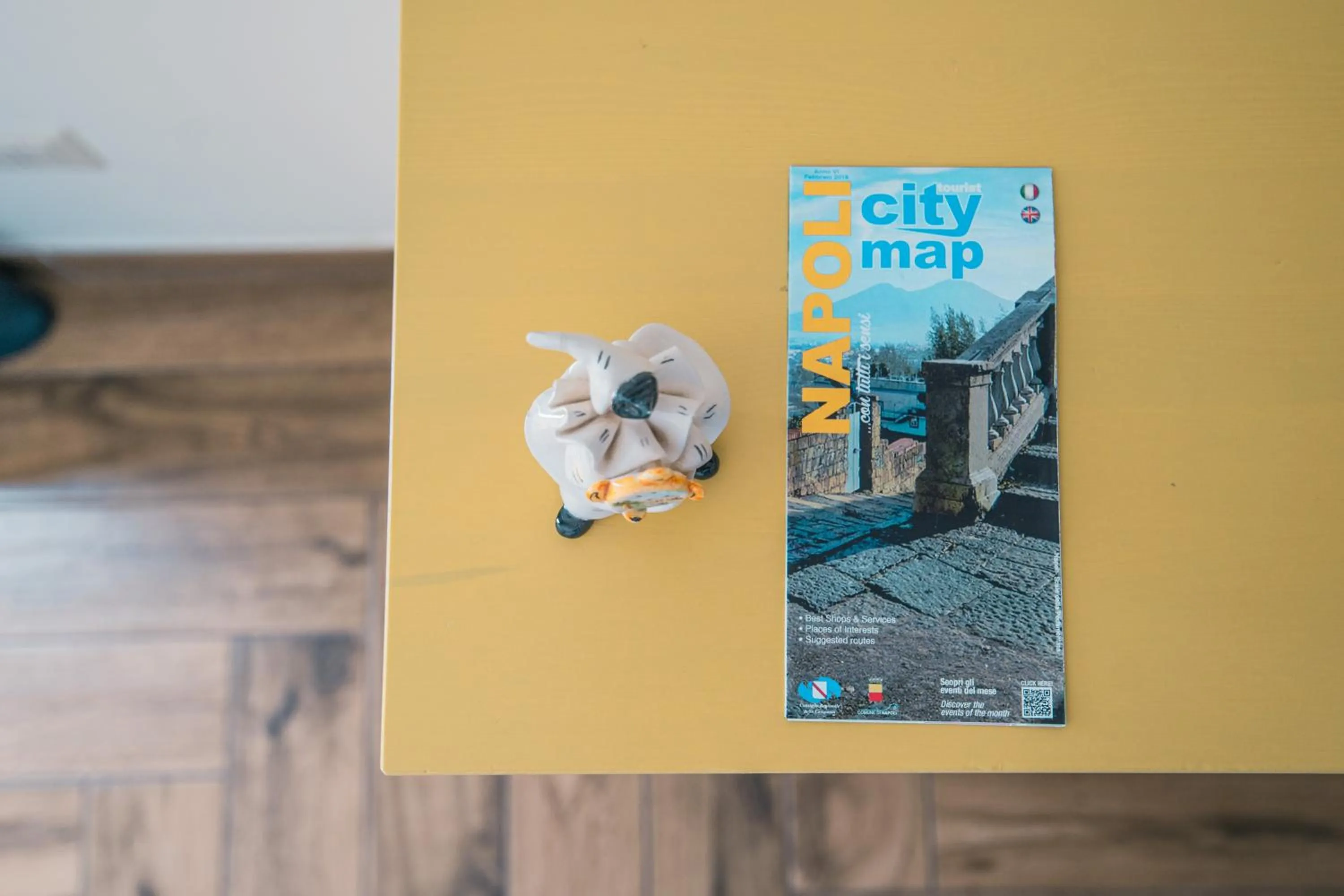 Decorative detail in HUB FERROVIARIO - 12 Posti Letto per il Tuo Gruppo a Napoli con Wifi e Netflix