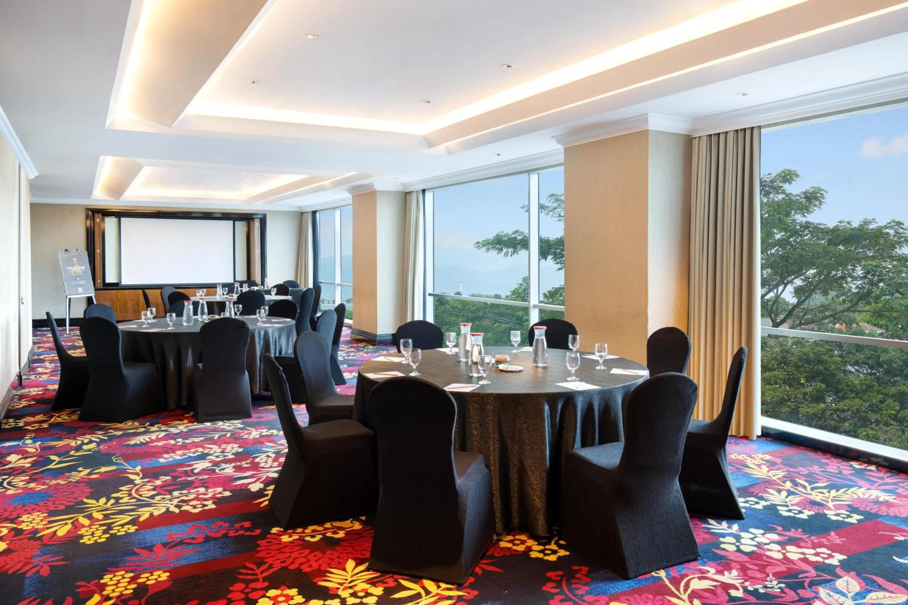 Business facilities in Ibis Bandung Trans Studio