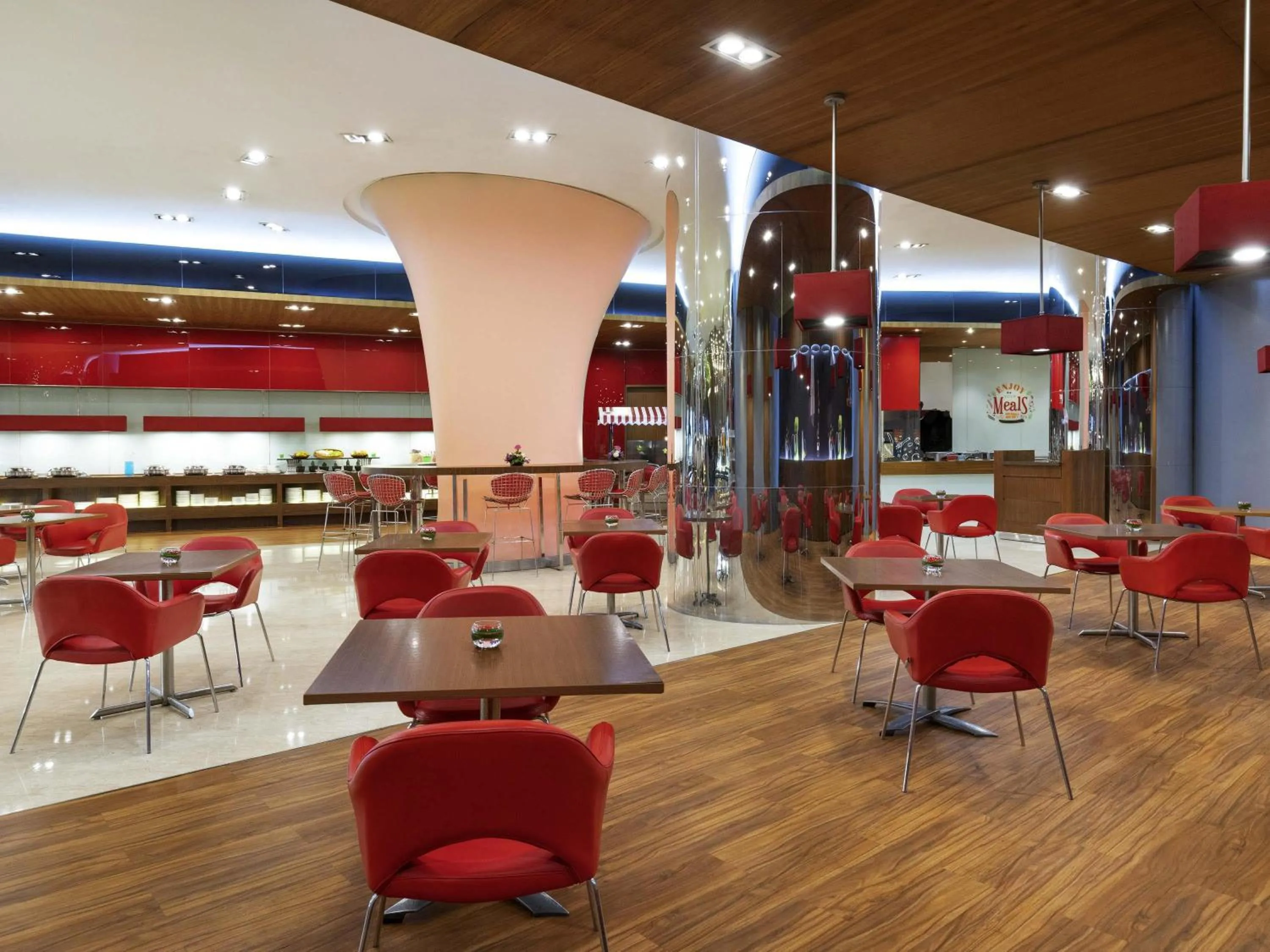 Restaurant/places to eat in Ibis Bandung Trans Studio
