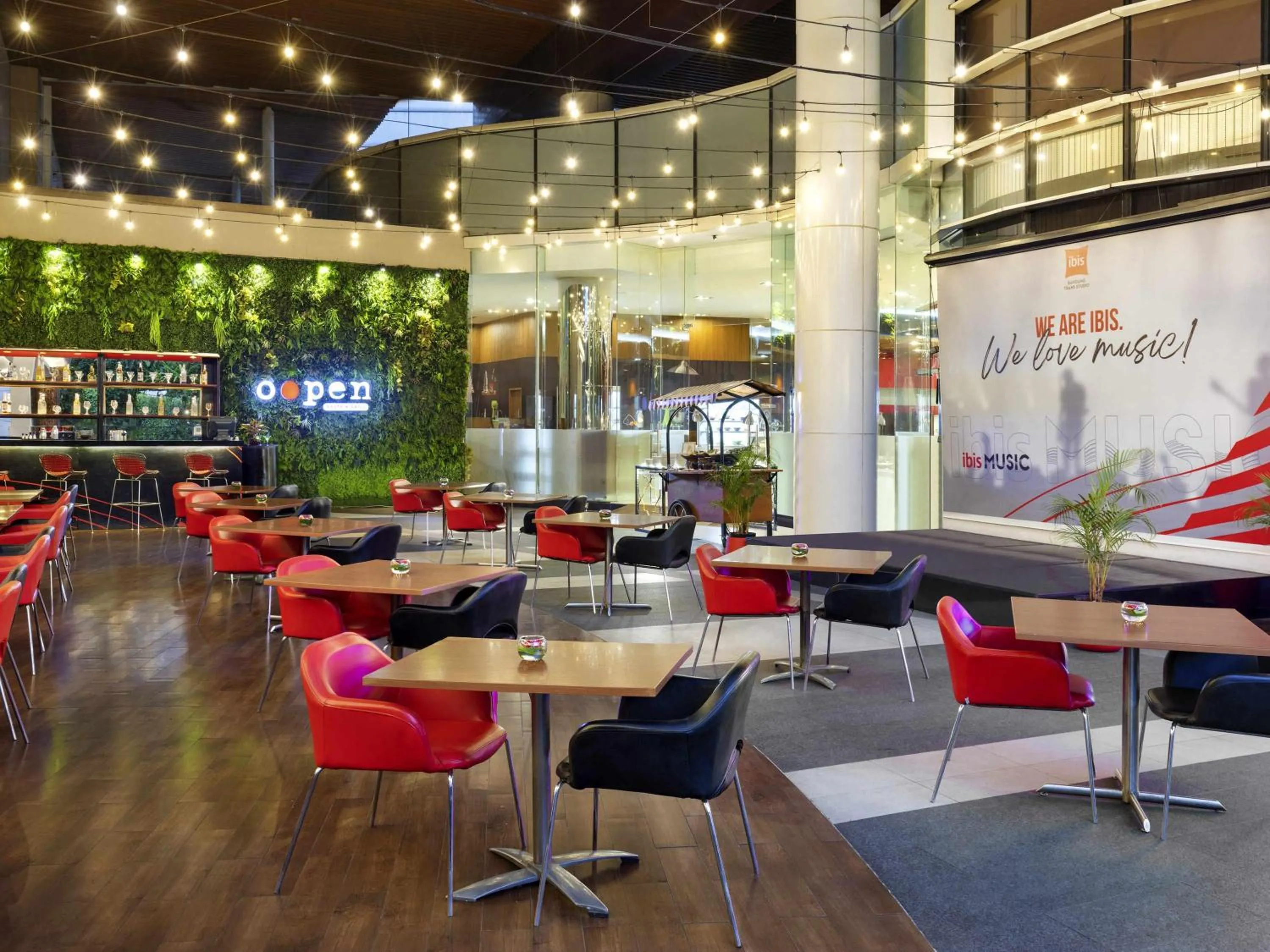 Lounge or bar in Ibis Bandung Trans Studio