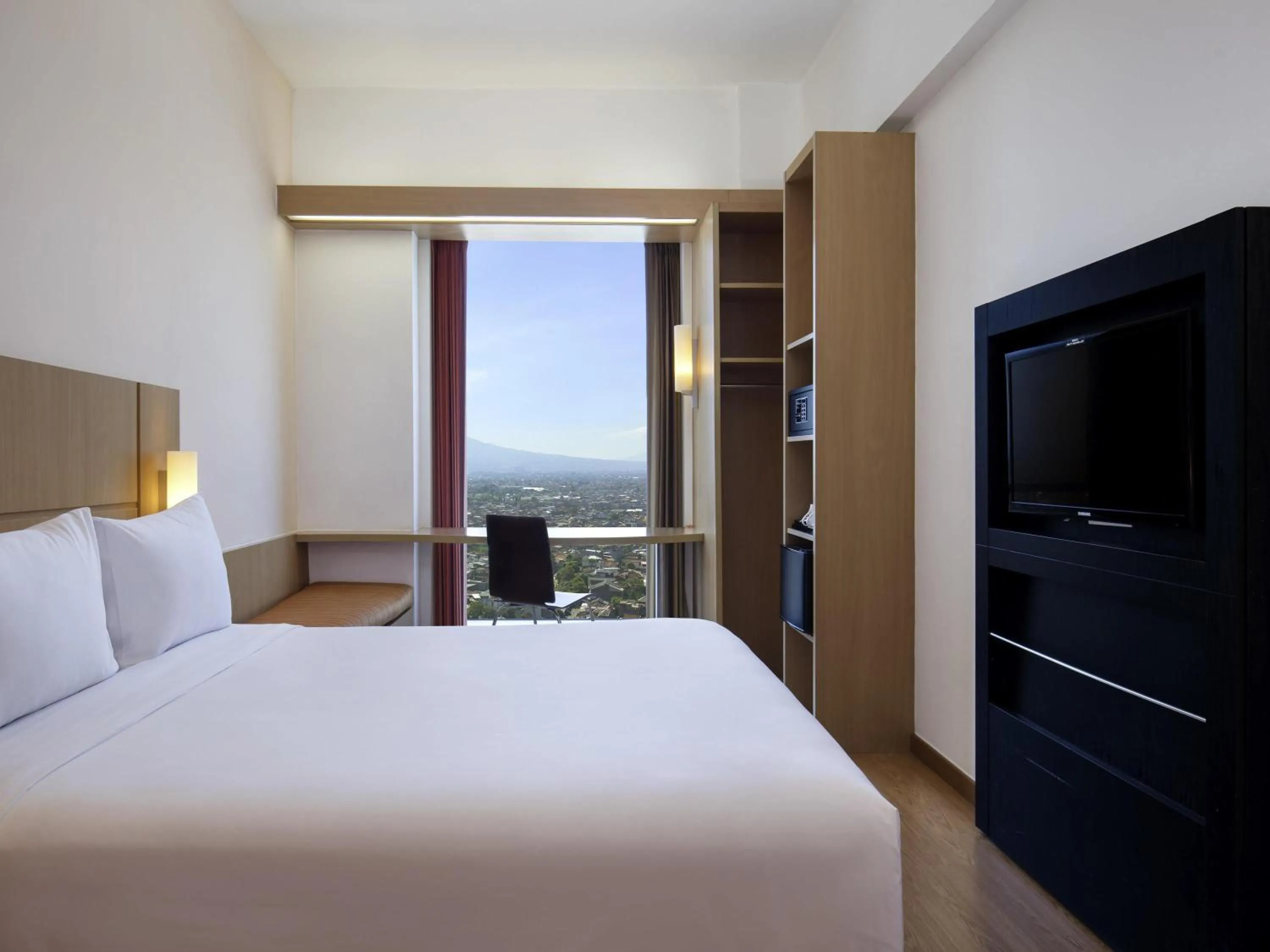 Bedroom, Bed in Ibis Bandung Trans Studio