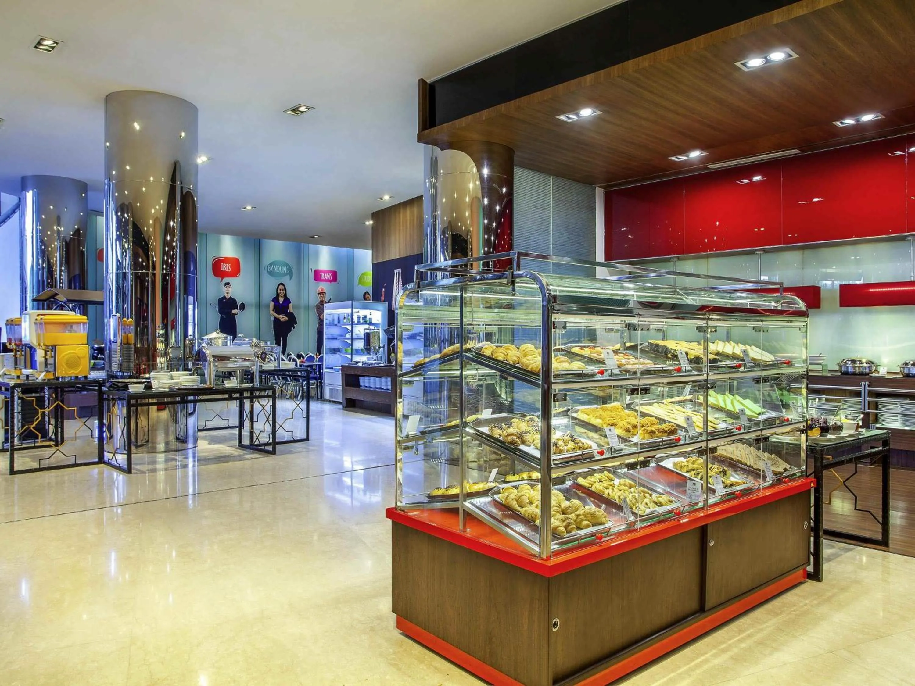 Restaurant/places to eat in Ibis Bandung Trans Studio