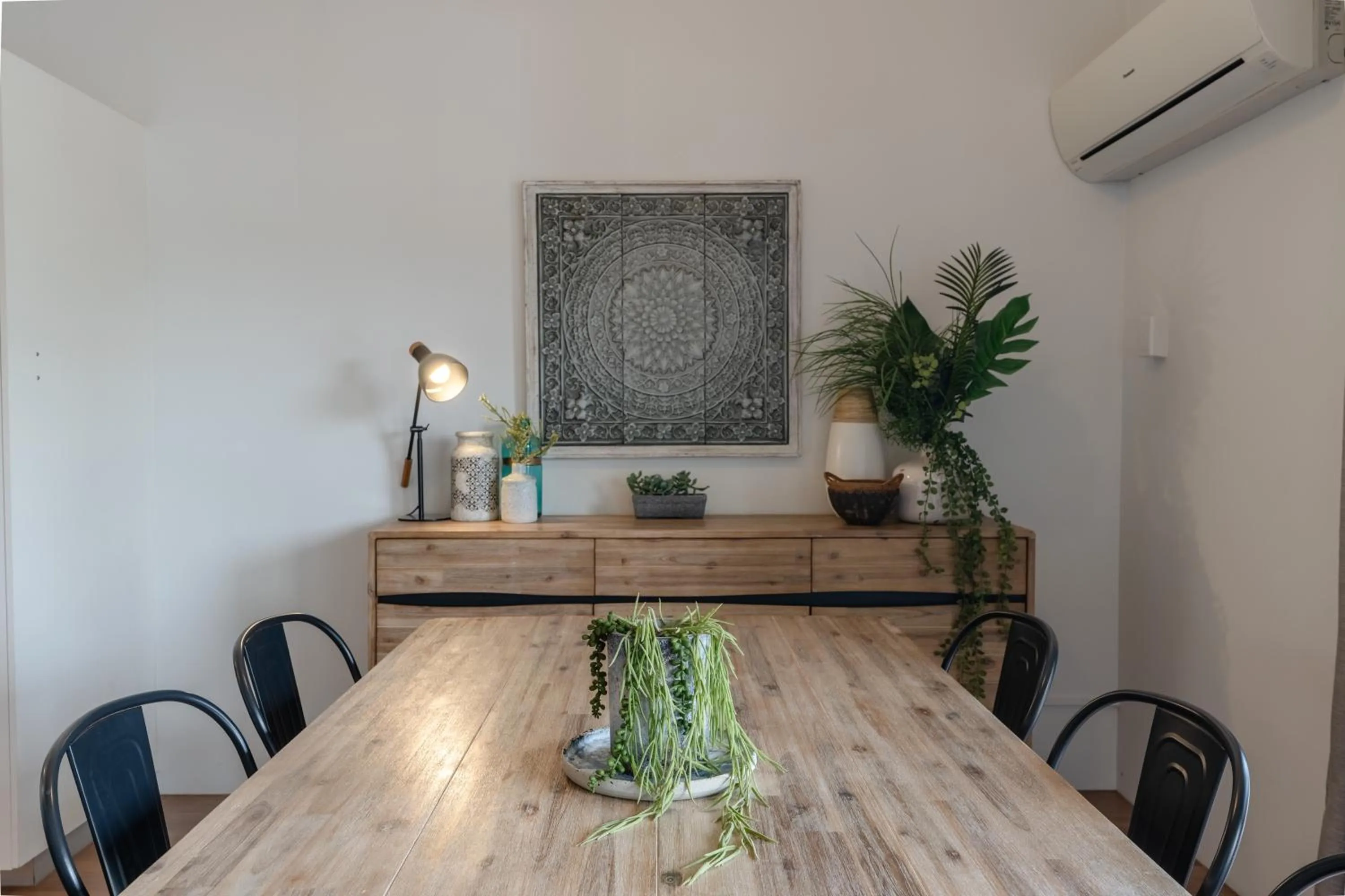 Dining area in Outrigger Bay